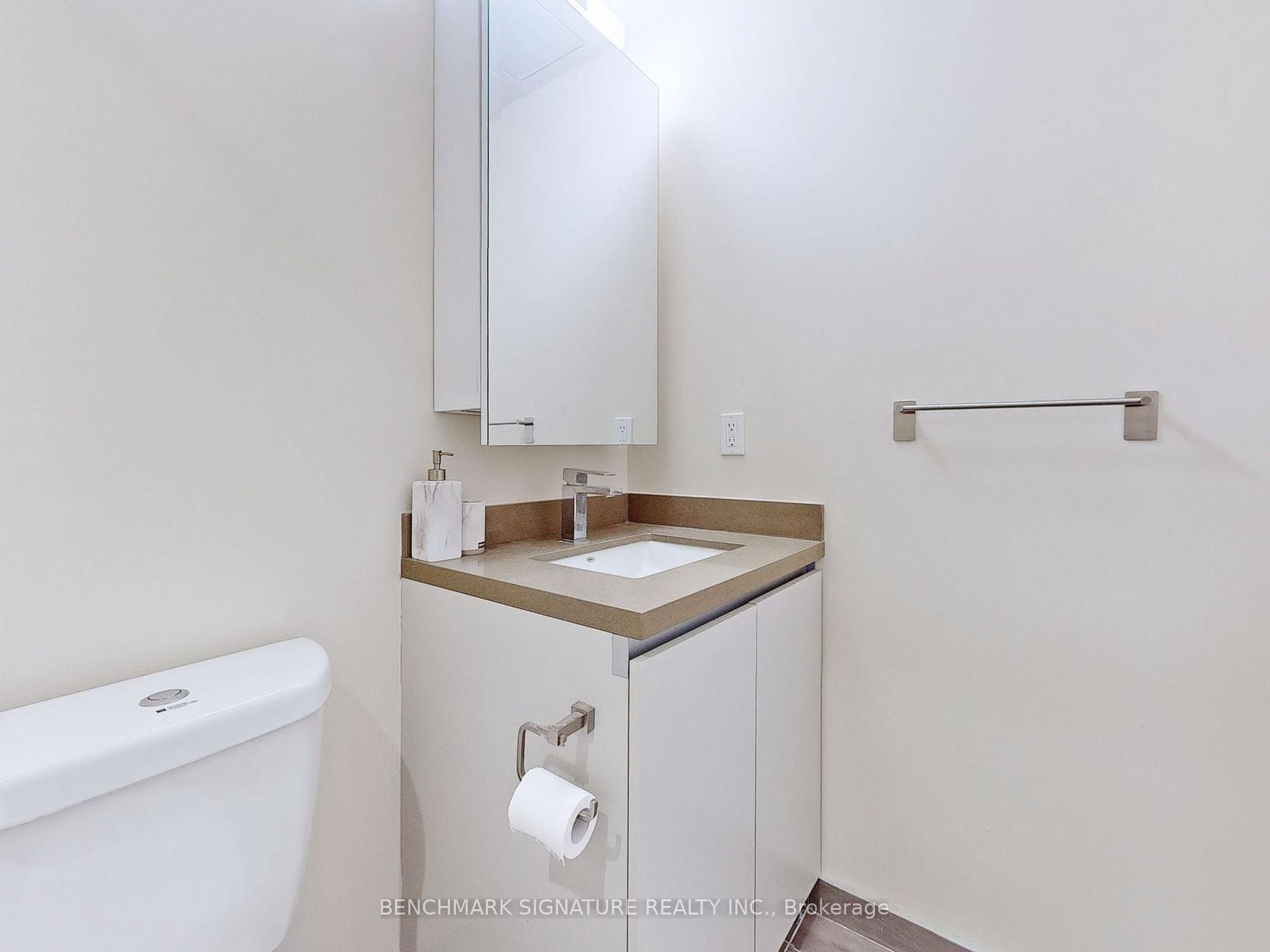 396 Highway 7 E, #812