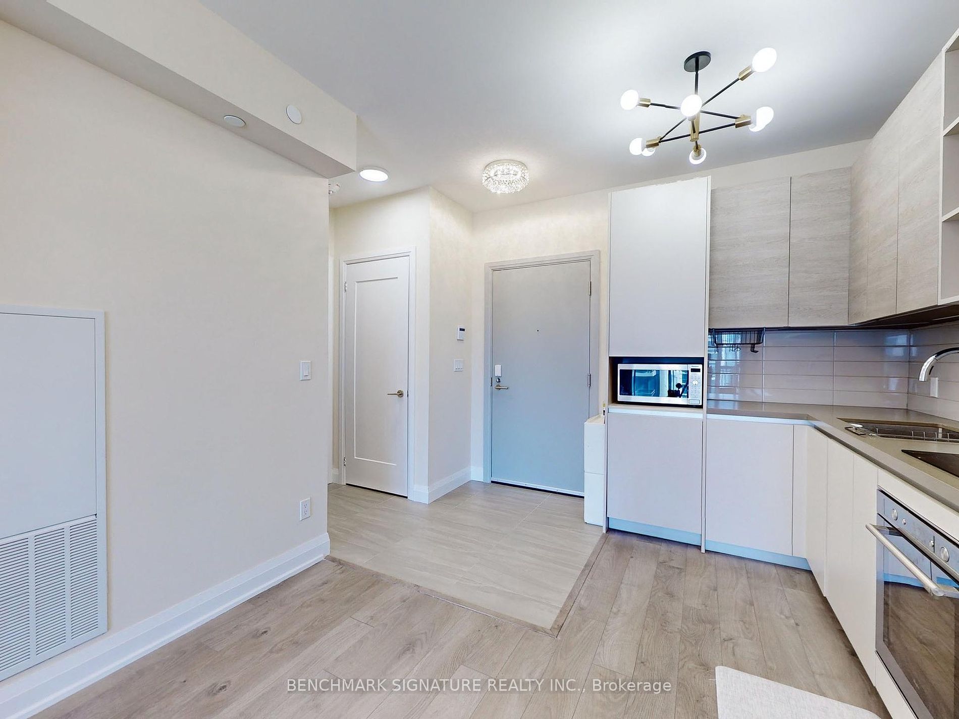 396 Highway 7 E, #812