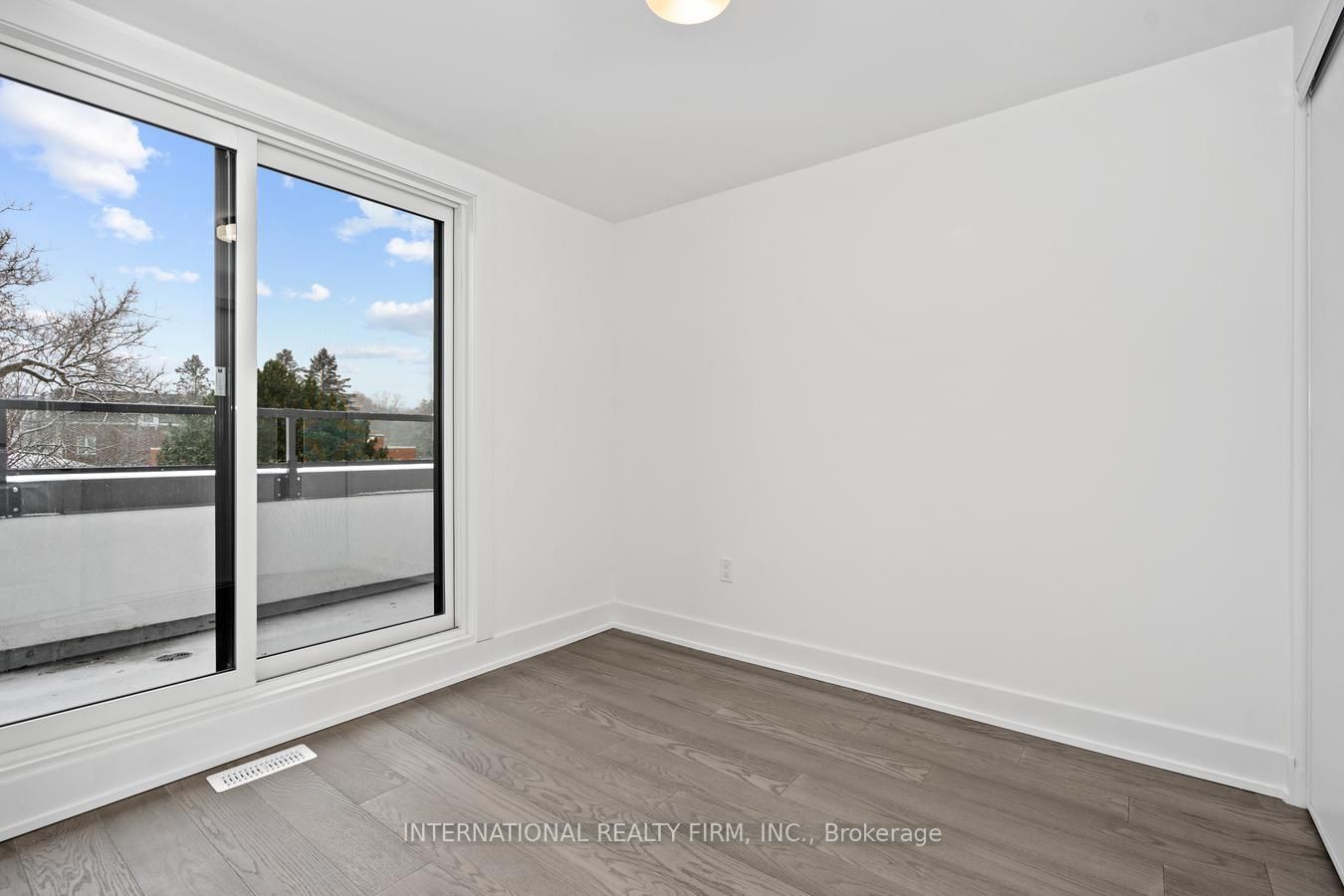 1 Hartman Avenue, #5