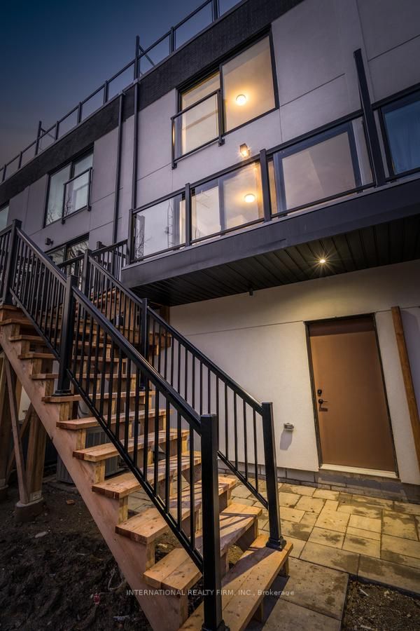 1 Hartman Avenue, #5