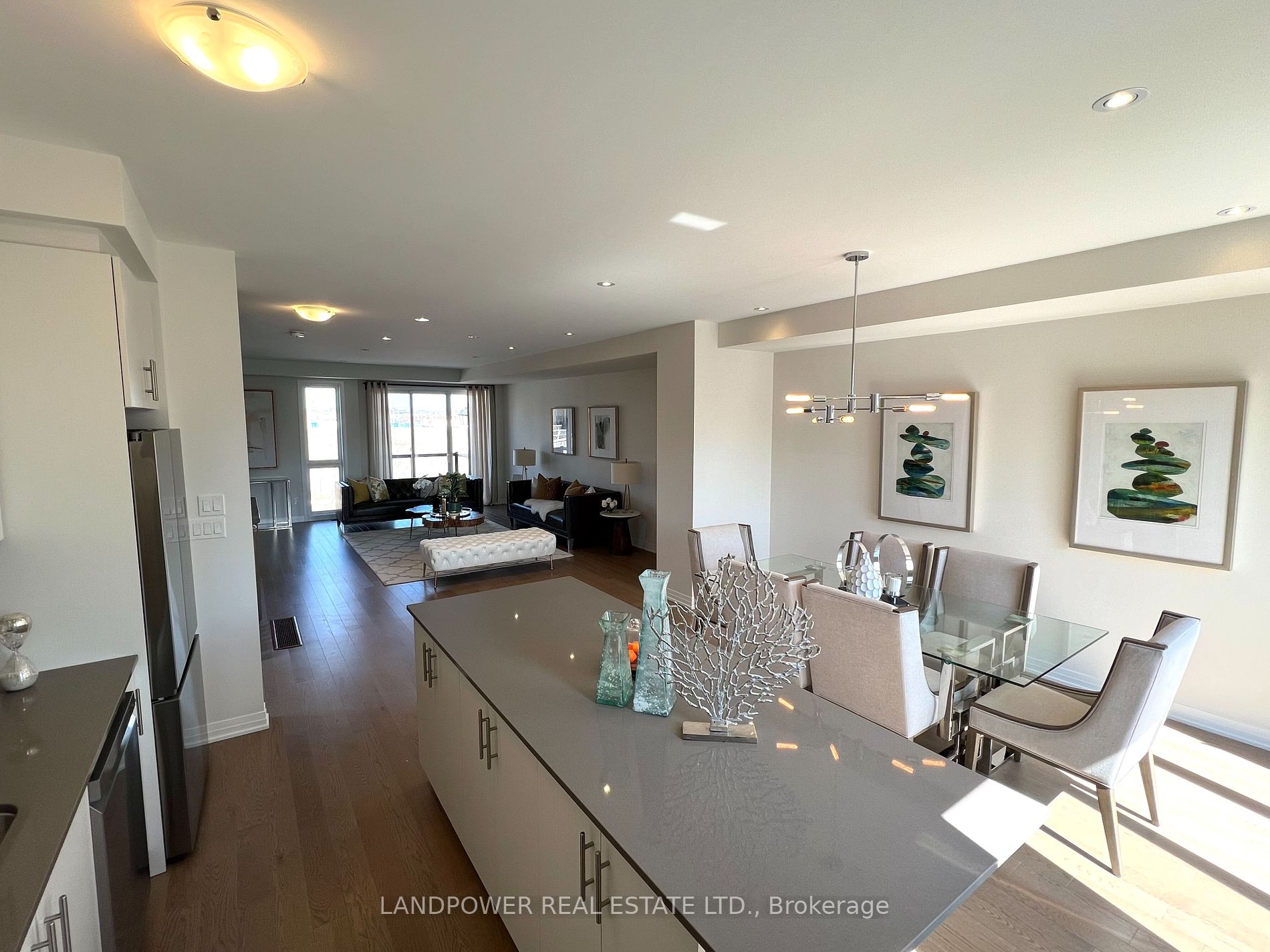 1655 Bur Oak Avenue #14
