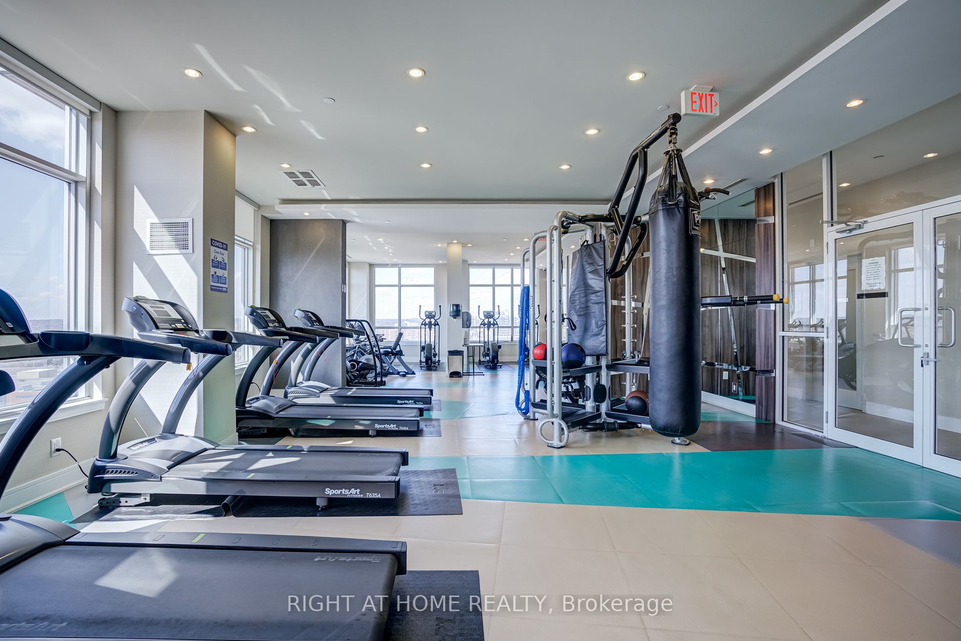 9199 Yonge St, #910