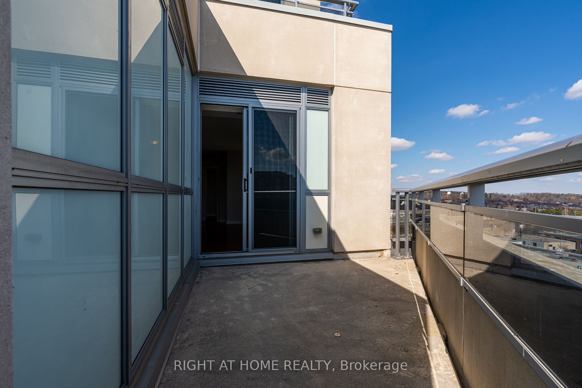 9199 Yonge St, #910
