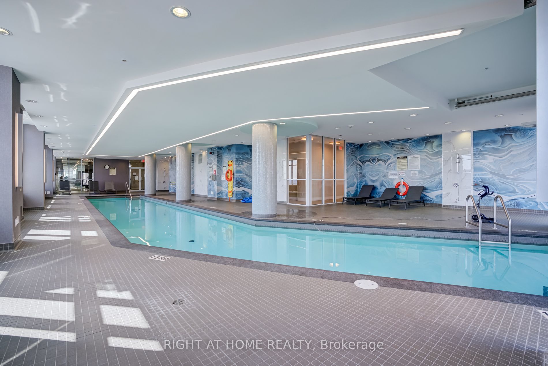 9199 Yonge St, #910