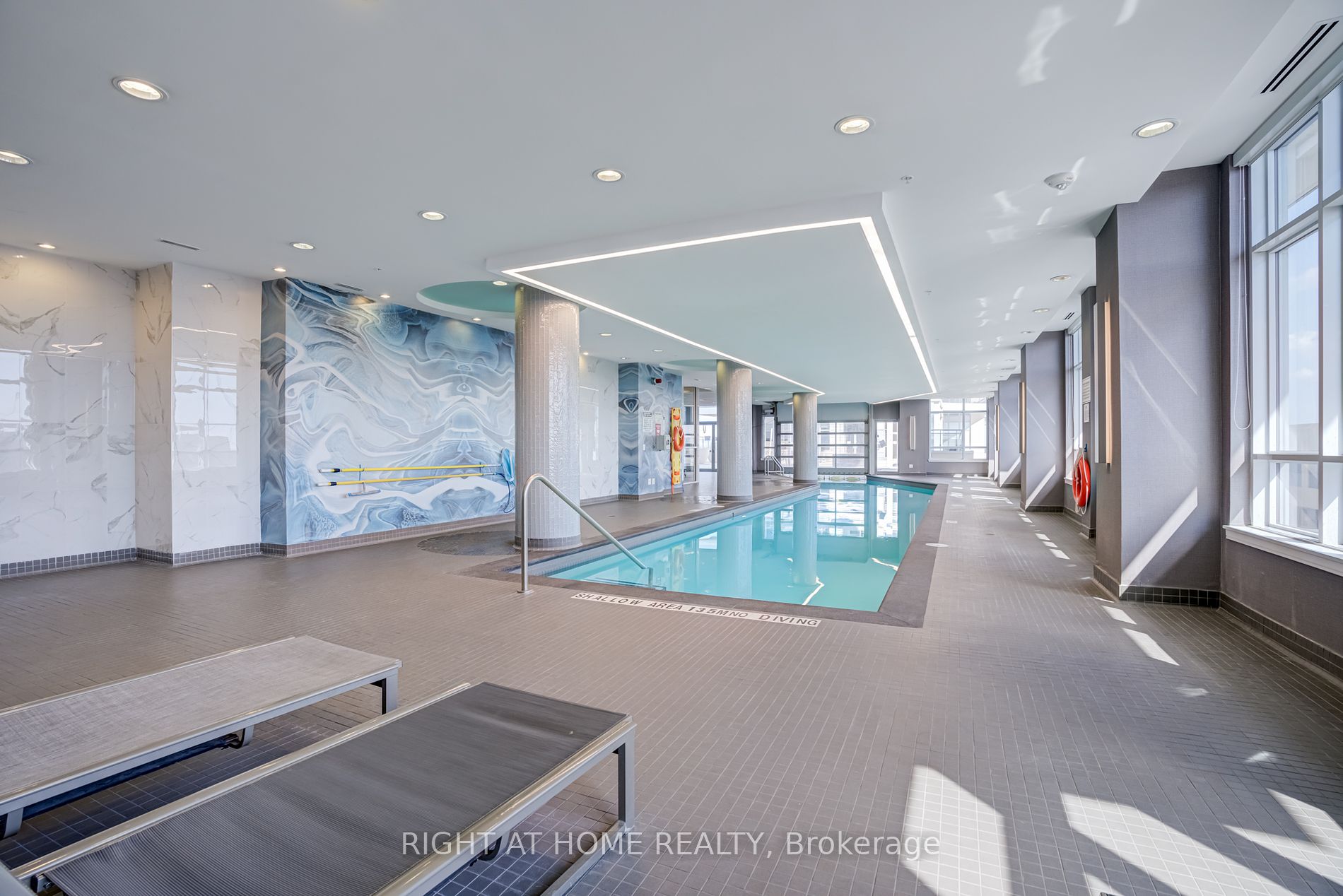 9199 Yonge St, #910