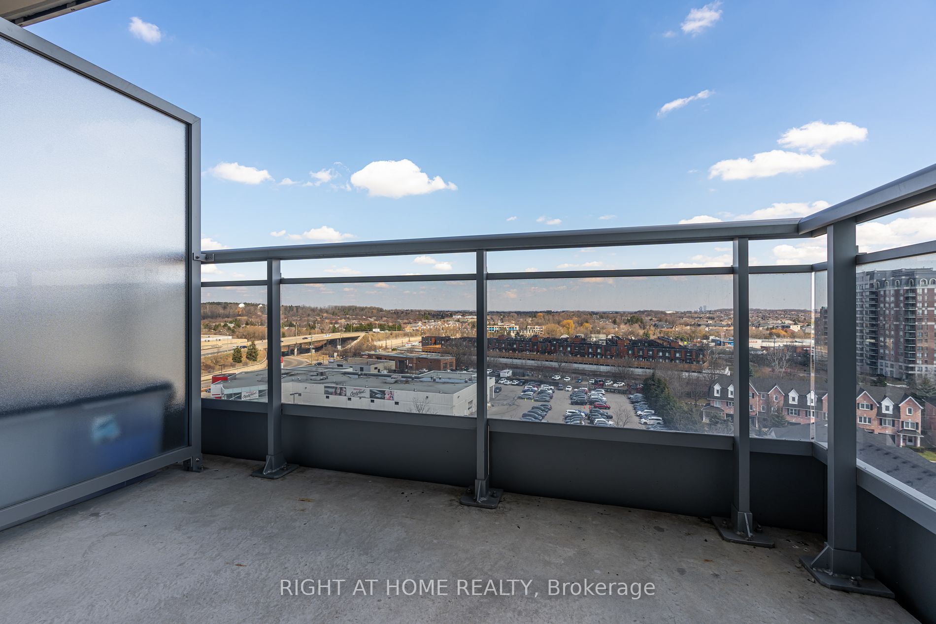 9199 Yonge St, #910