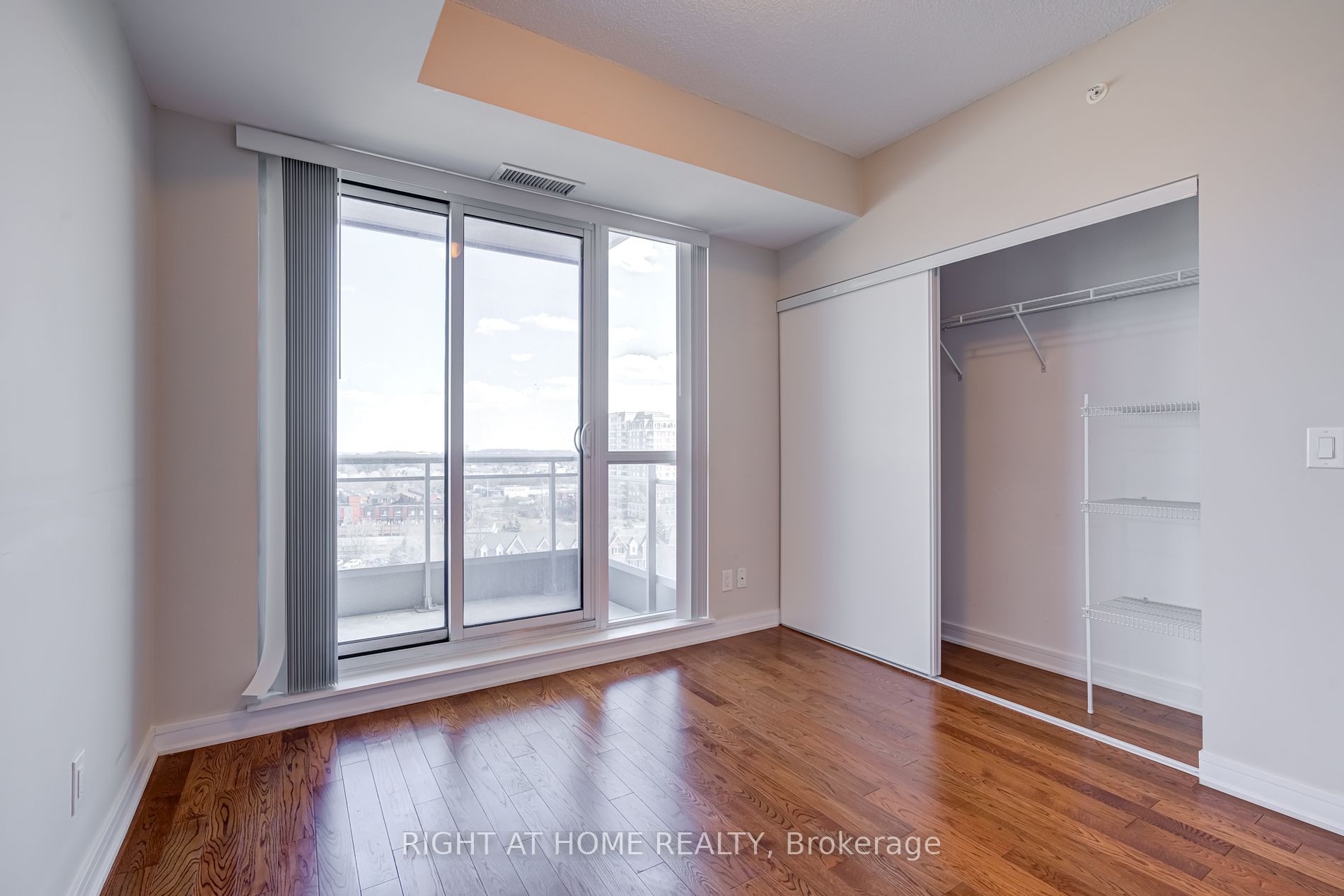 9199 Yonge St, #910