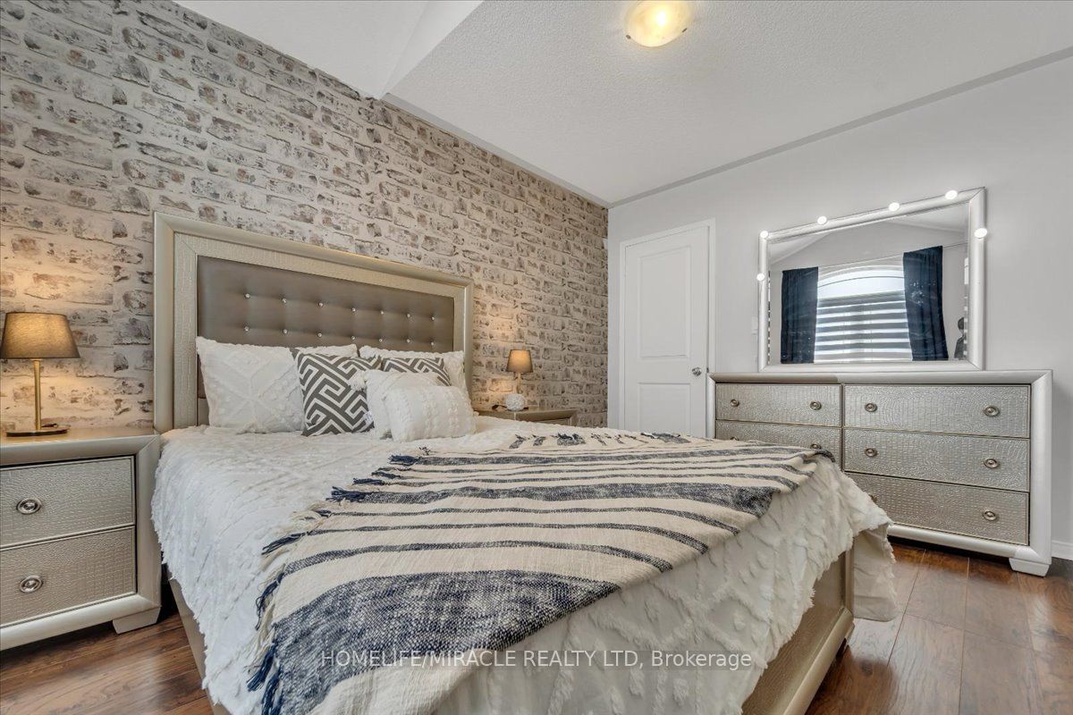7 Treetops Blvd