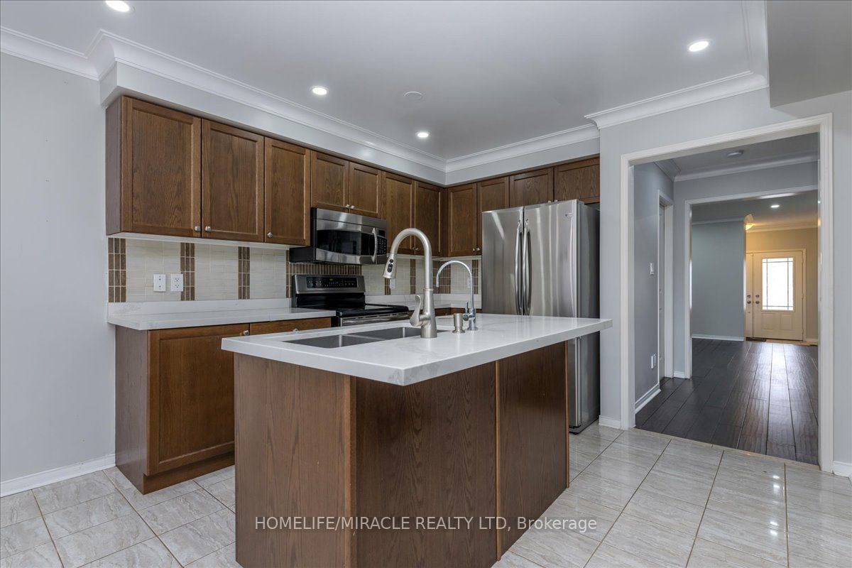 7 Treetops Blvd