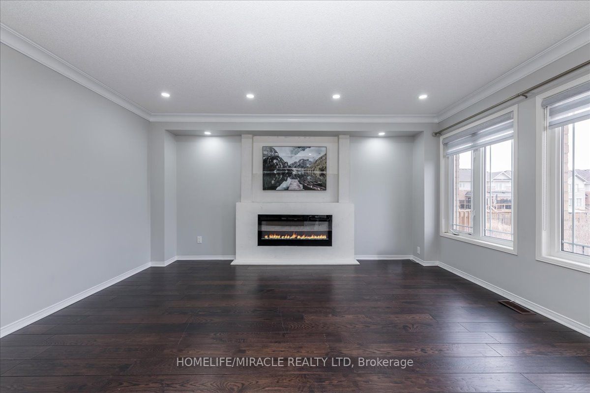 7 Treetops Blvd