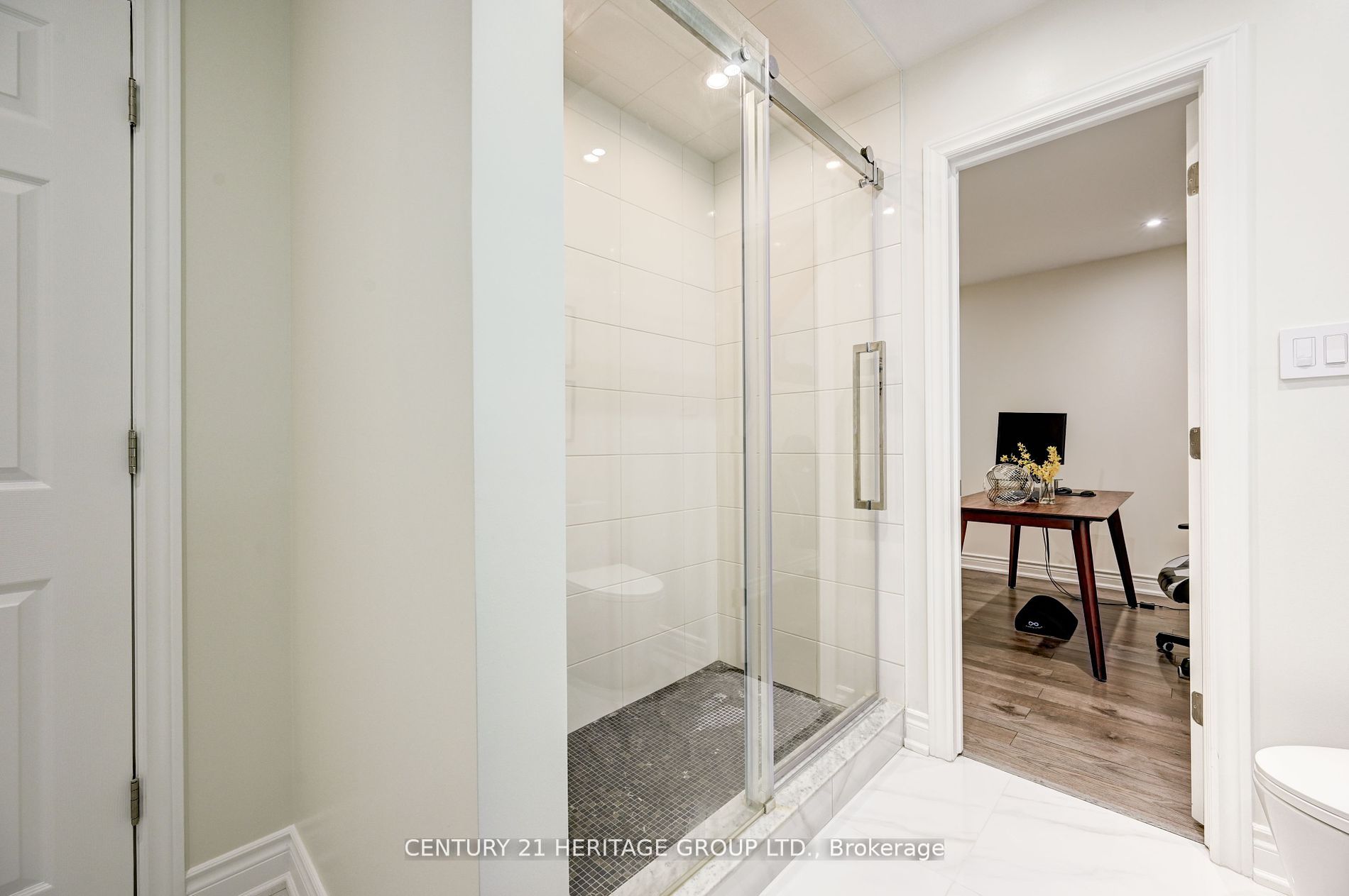 568 Elgin Mills Road W