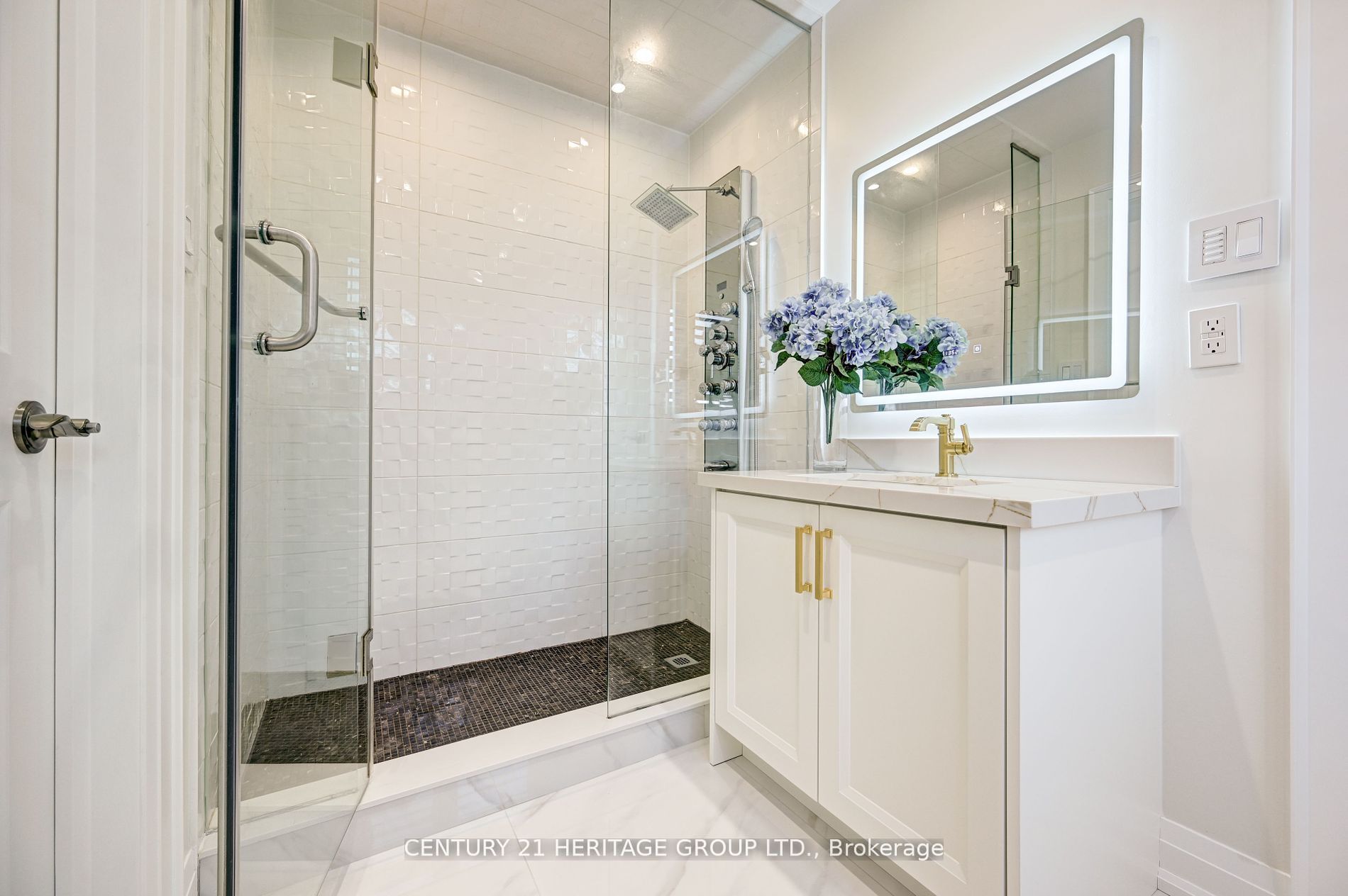 568 Elgin Mills Road W