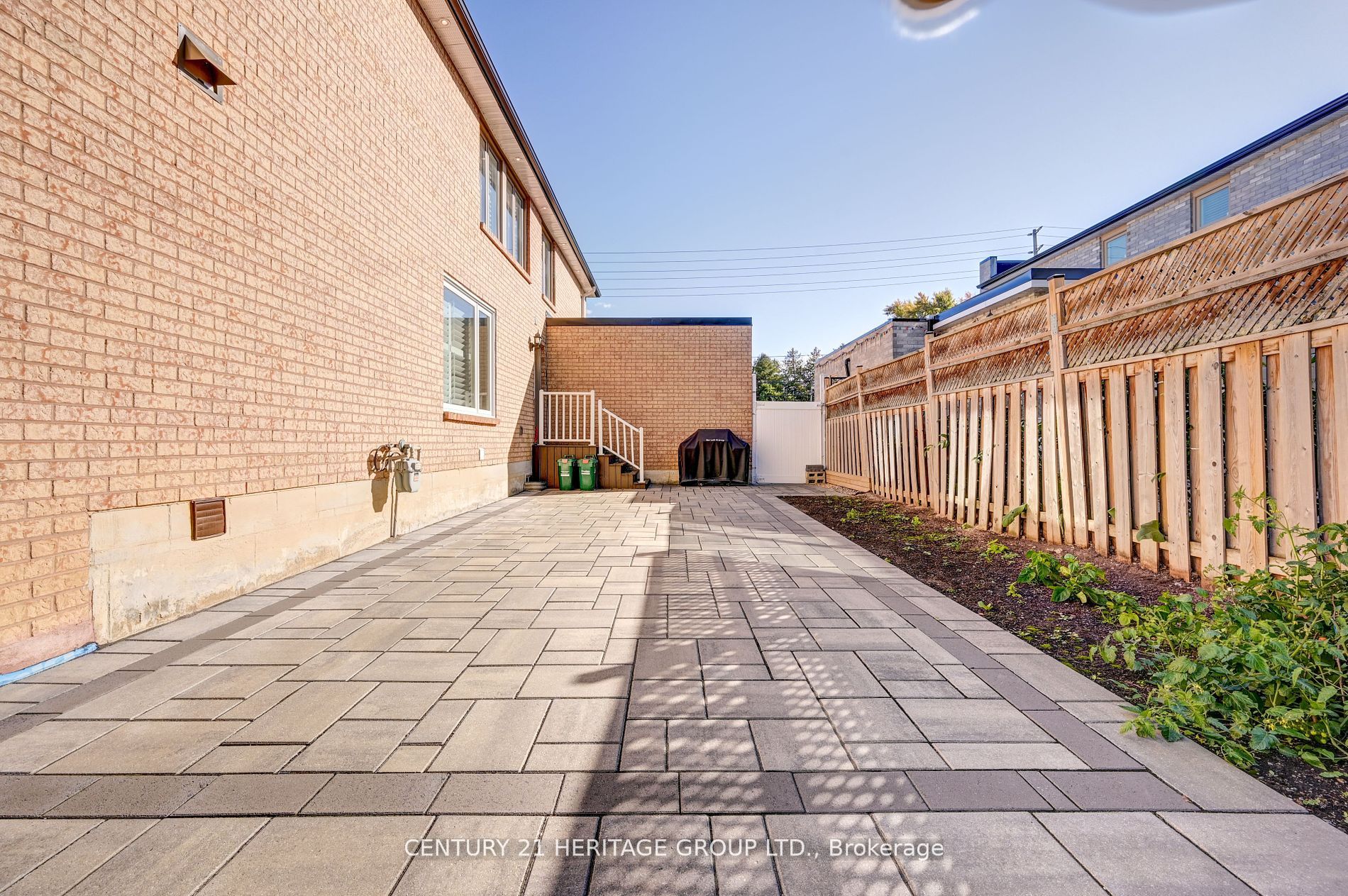 568 Elgin Mills Road W