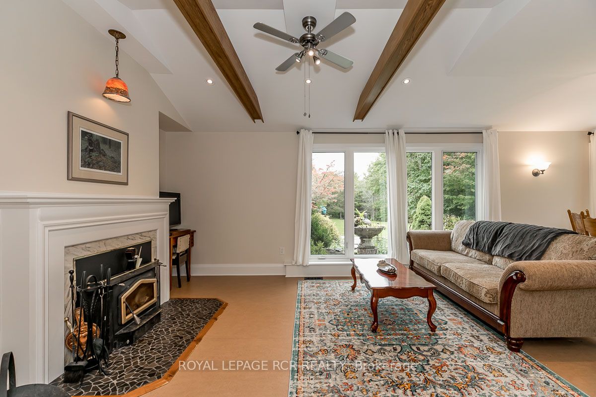 16365 Bathurst St