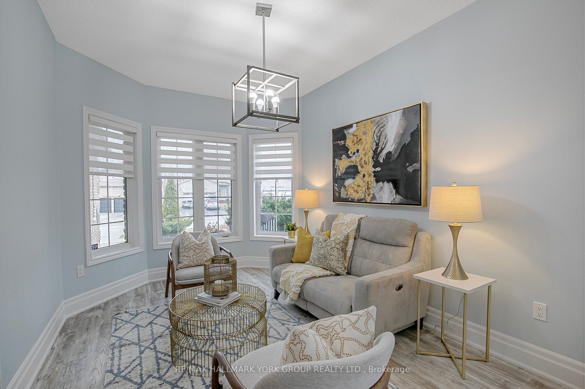 1347 Perniegie Crescent