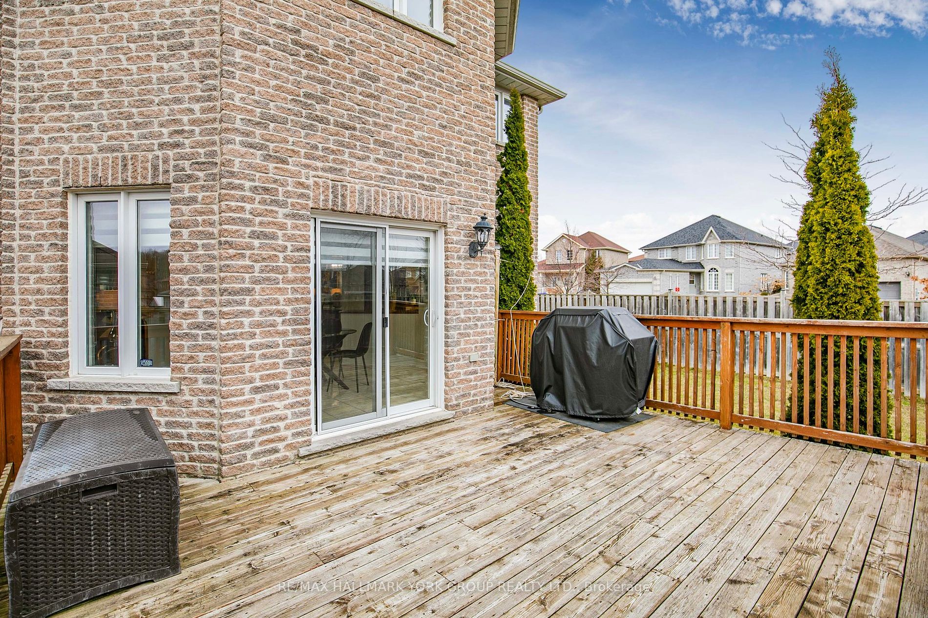 1347 Perniegie Crescent