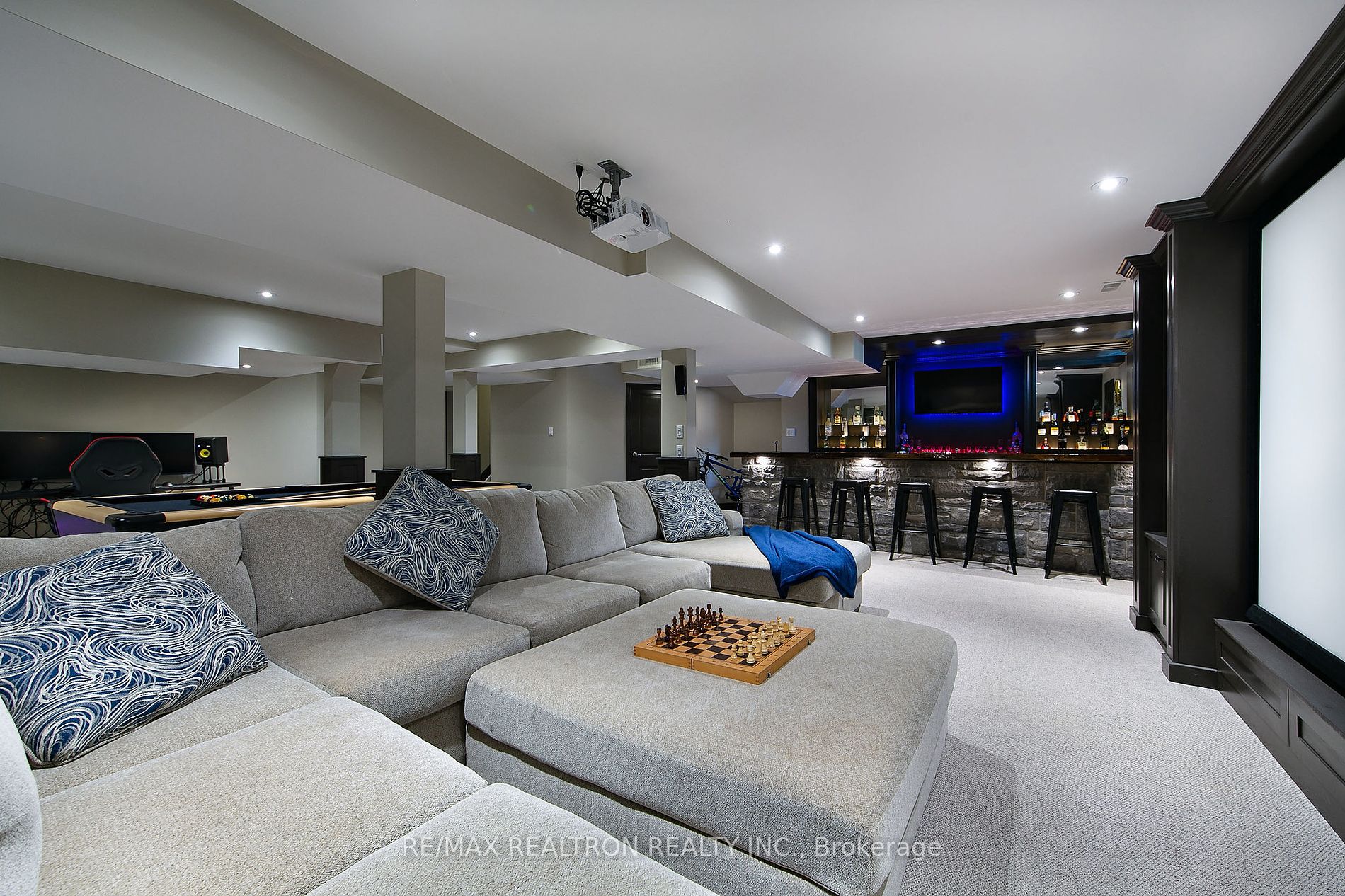 148 Hutchinson Drive