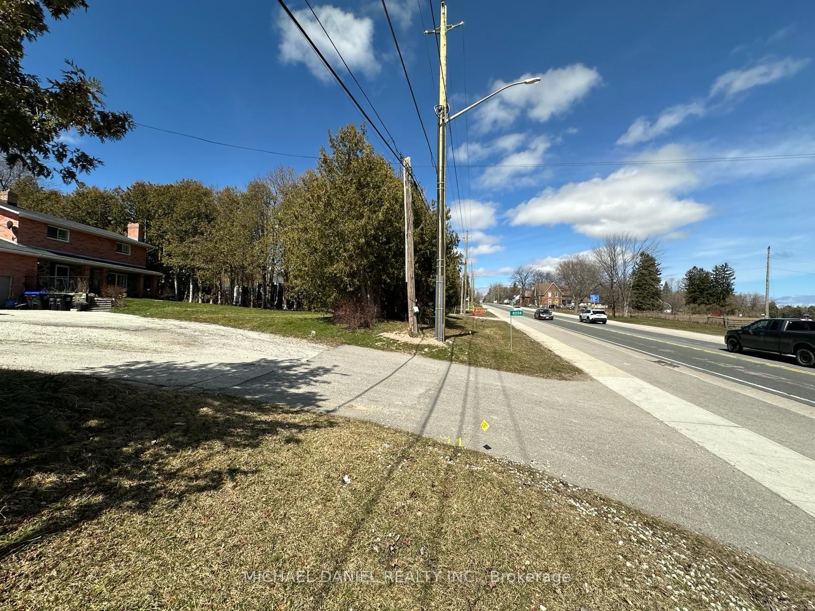 6222 Yonge Street, #Upper