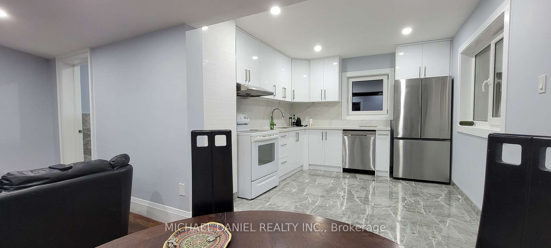 6222 Yonge Street, #Upper