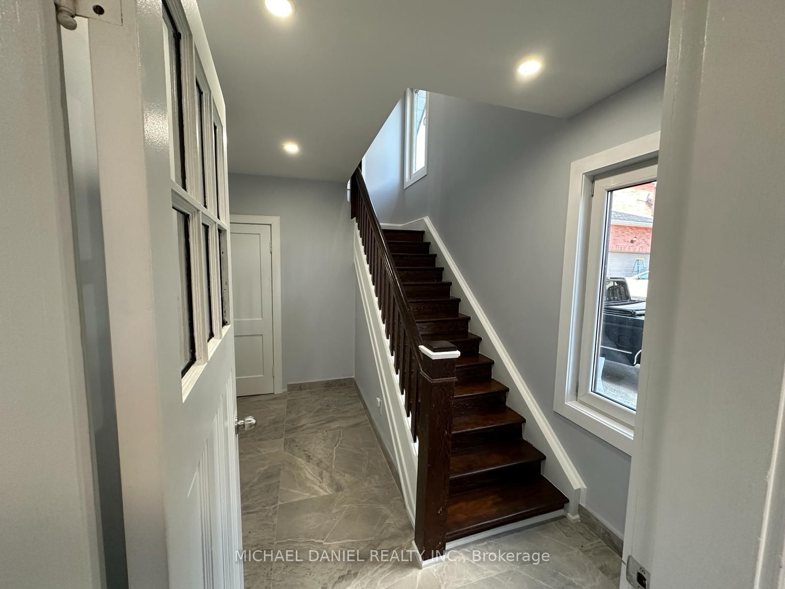 6222 Yonge Street, #Upper