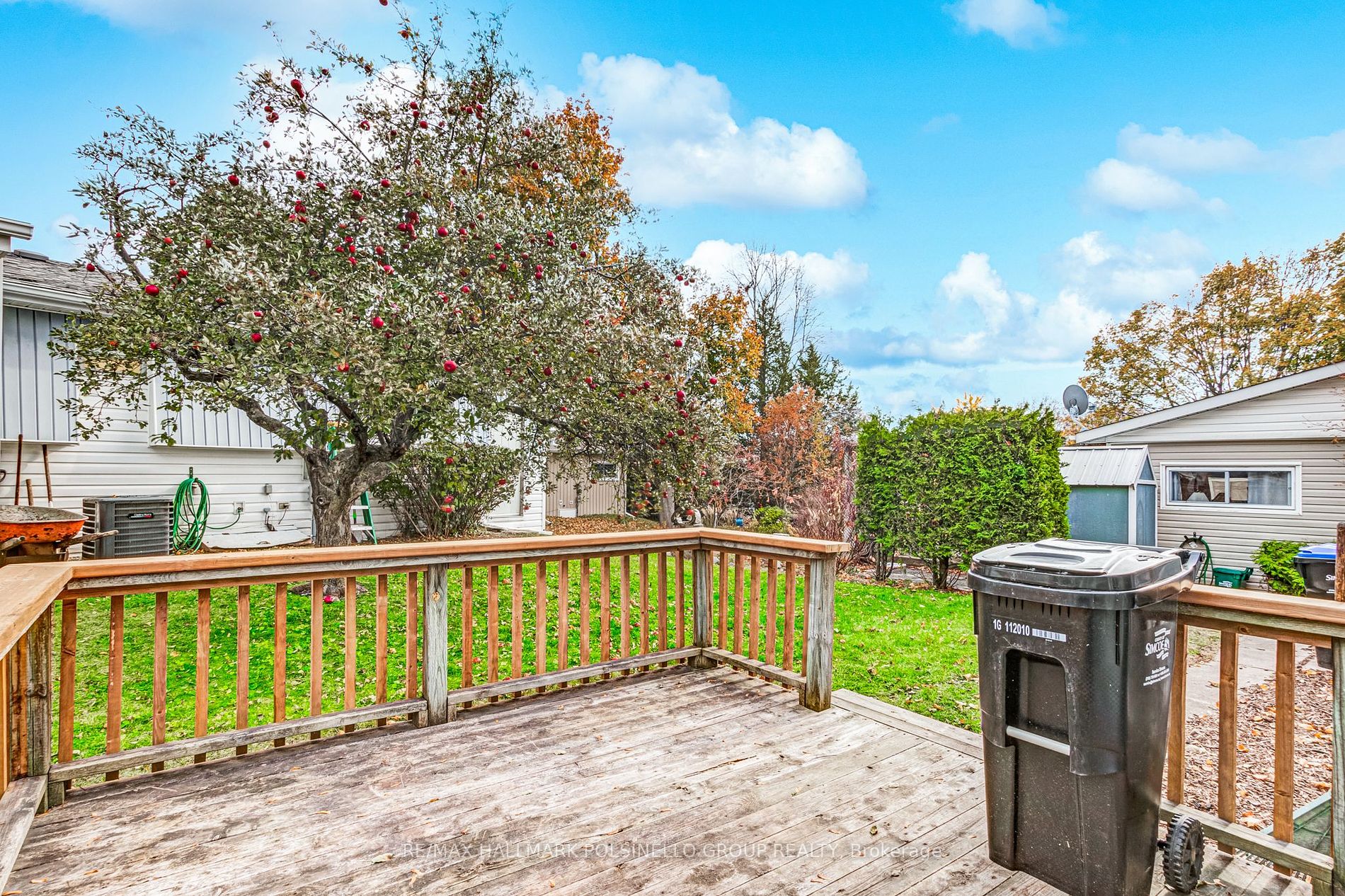 2 Trefoil Dr