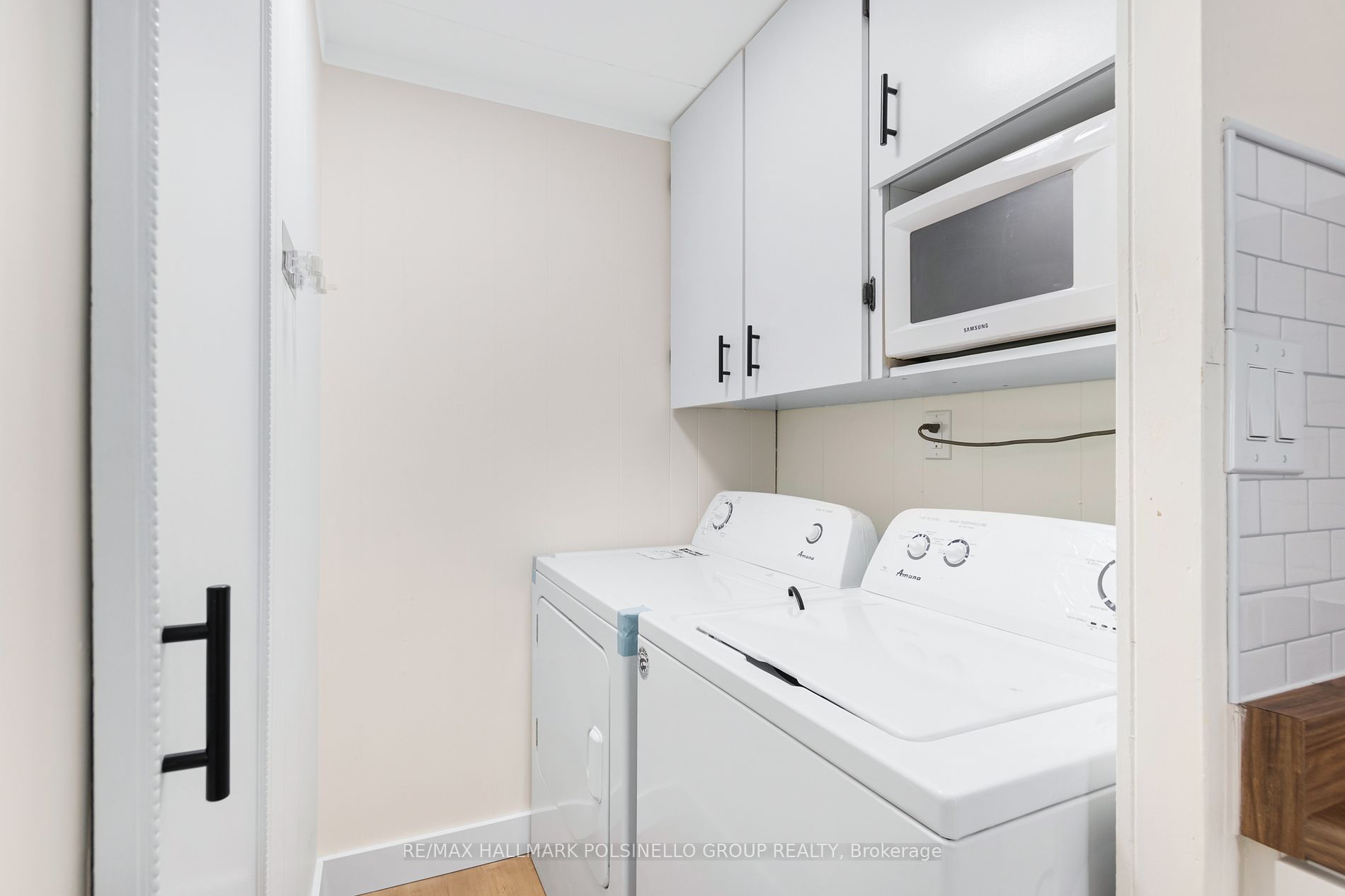 2 Trefoil Dr