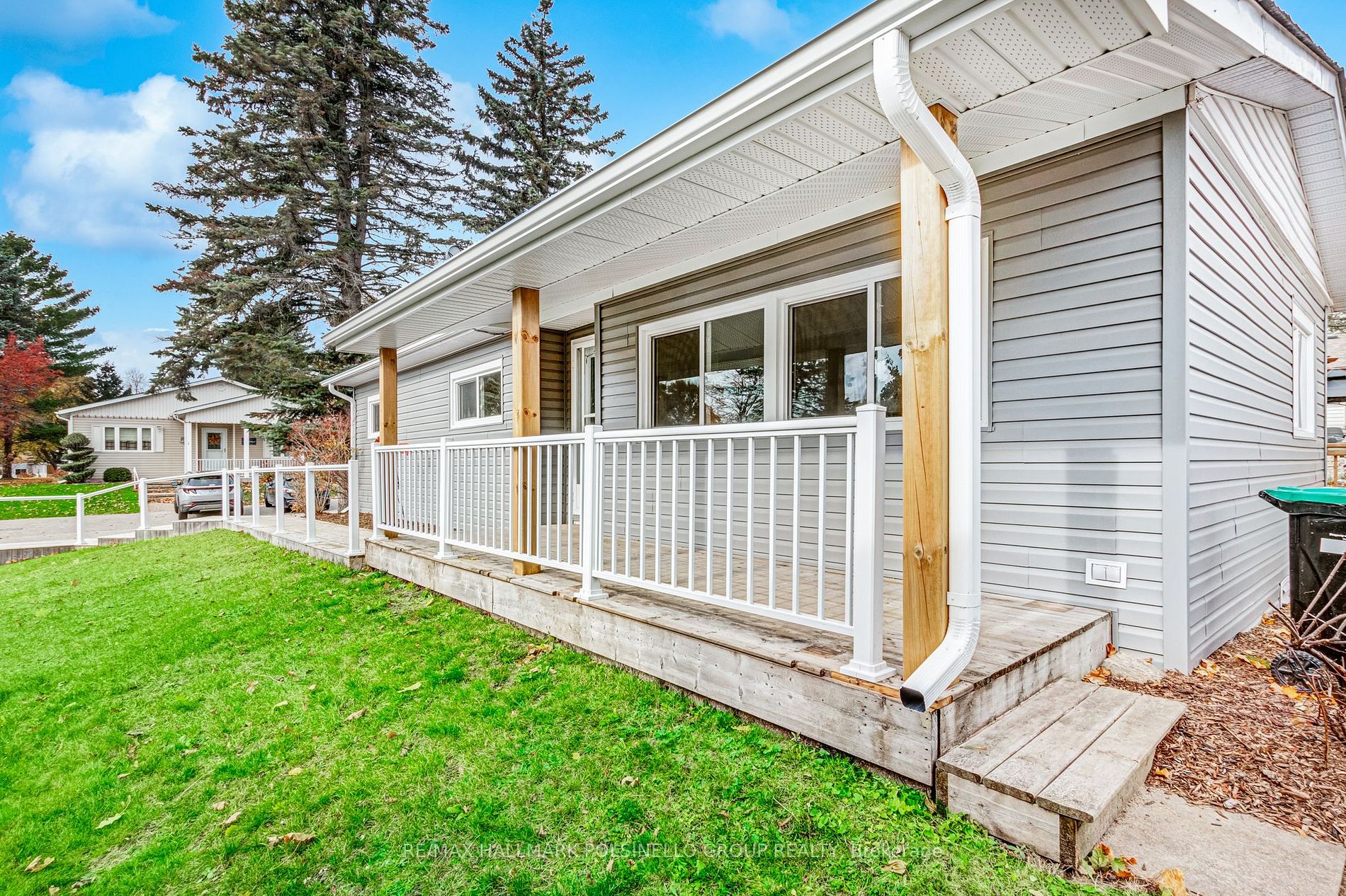 2 Trefoil Dr