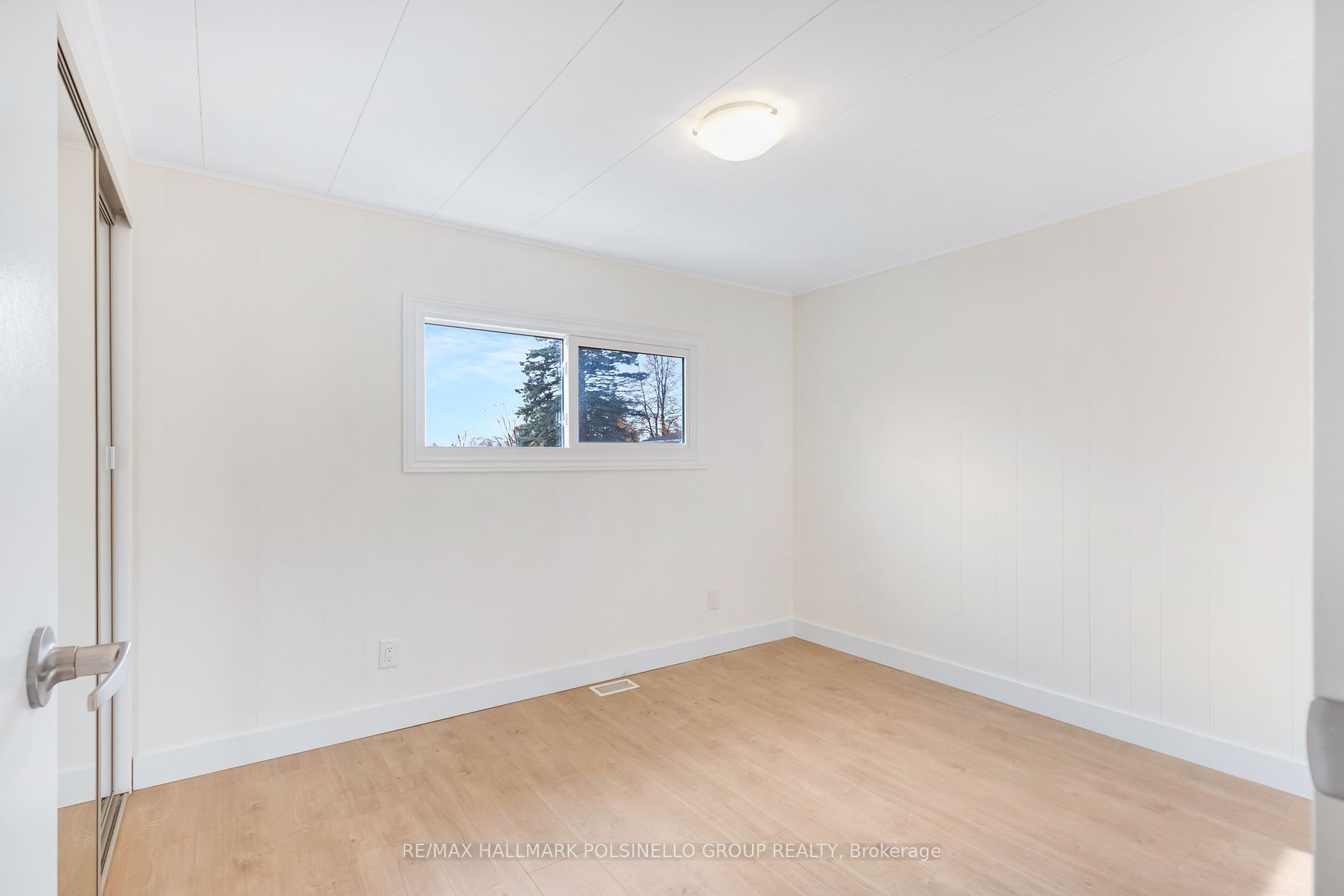 2 Trefoil Dr
