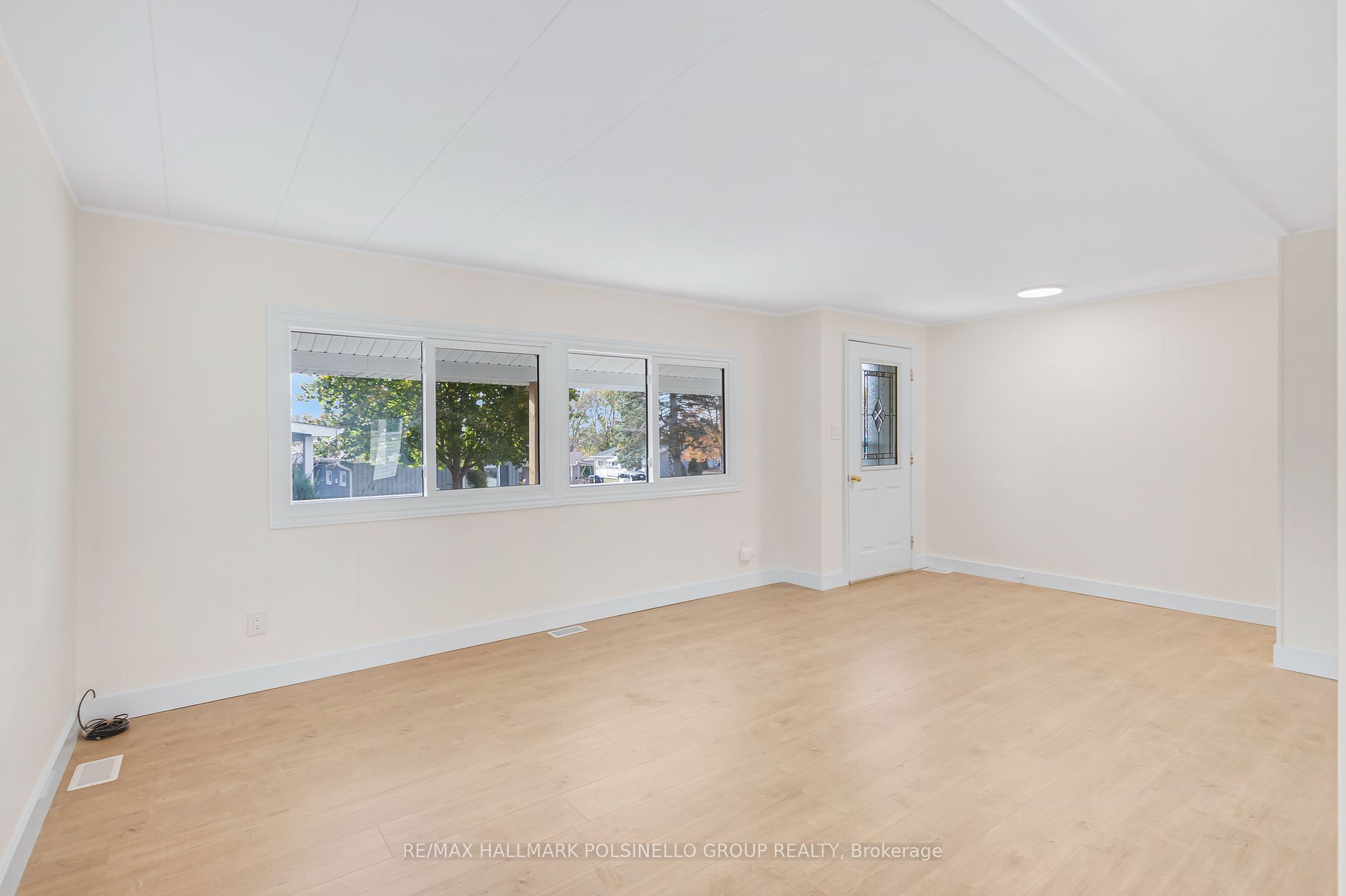 2 Trefoil Dr