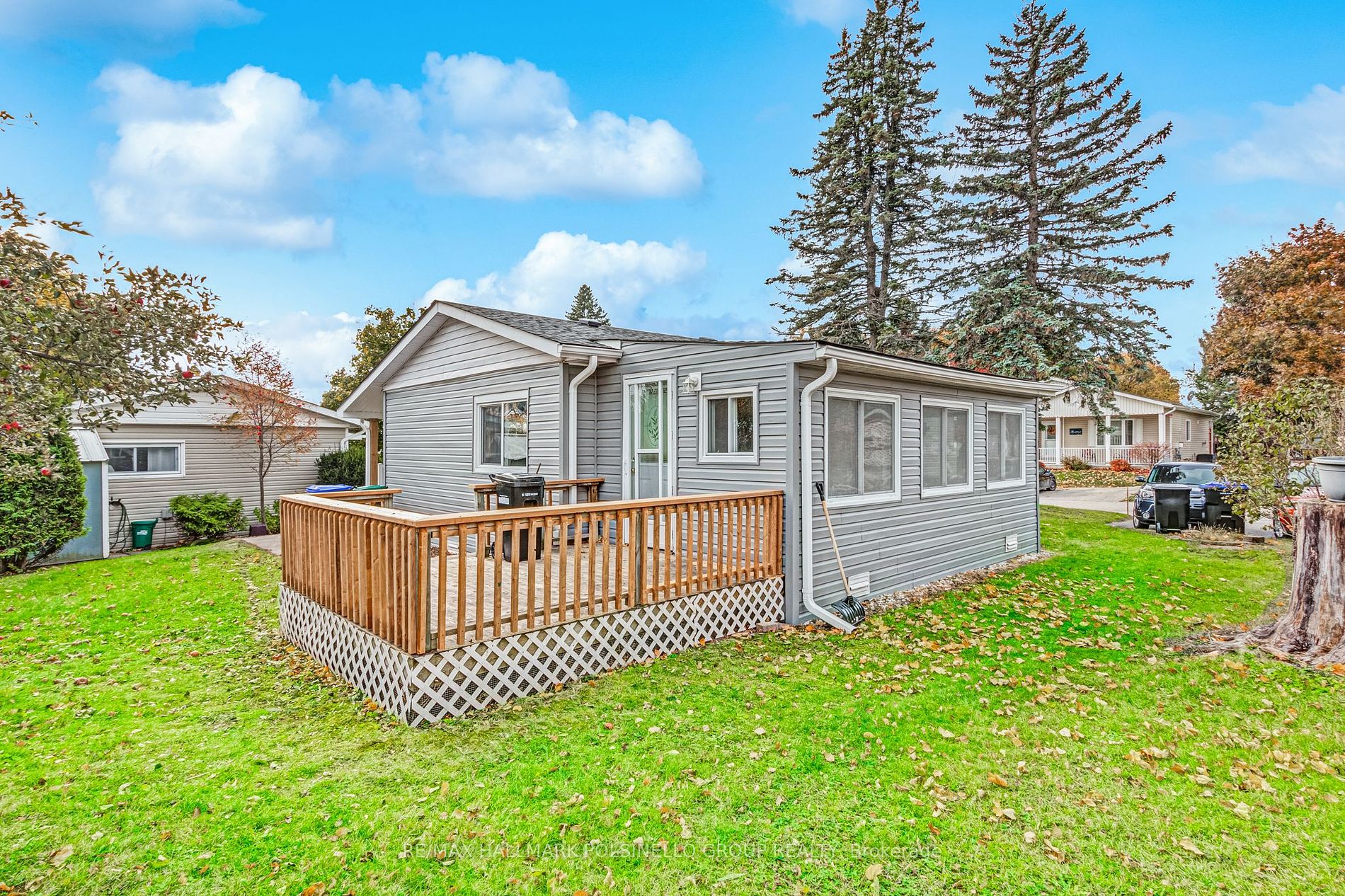 2 Trefoil Dr