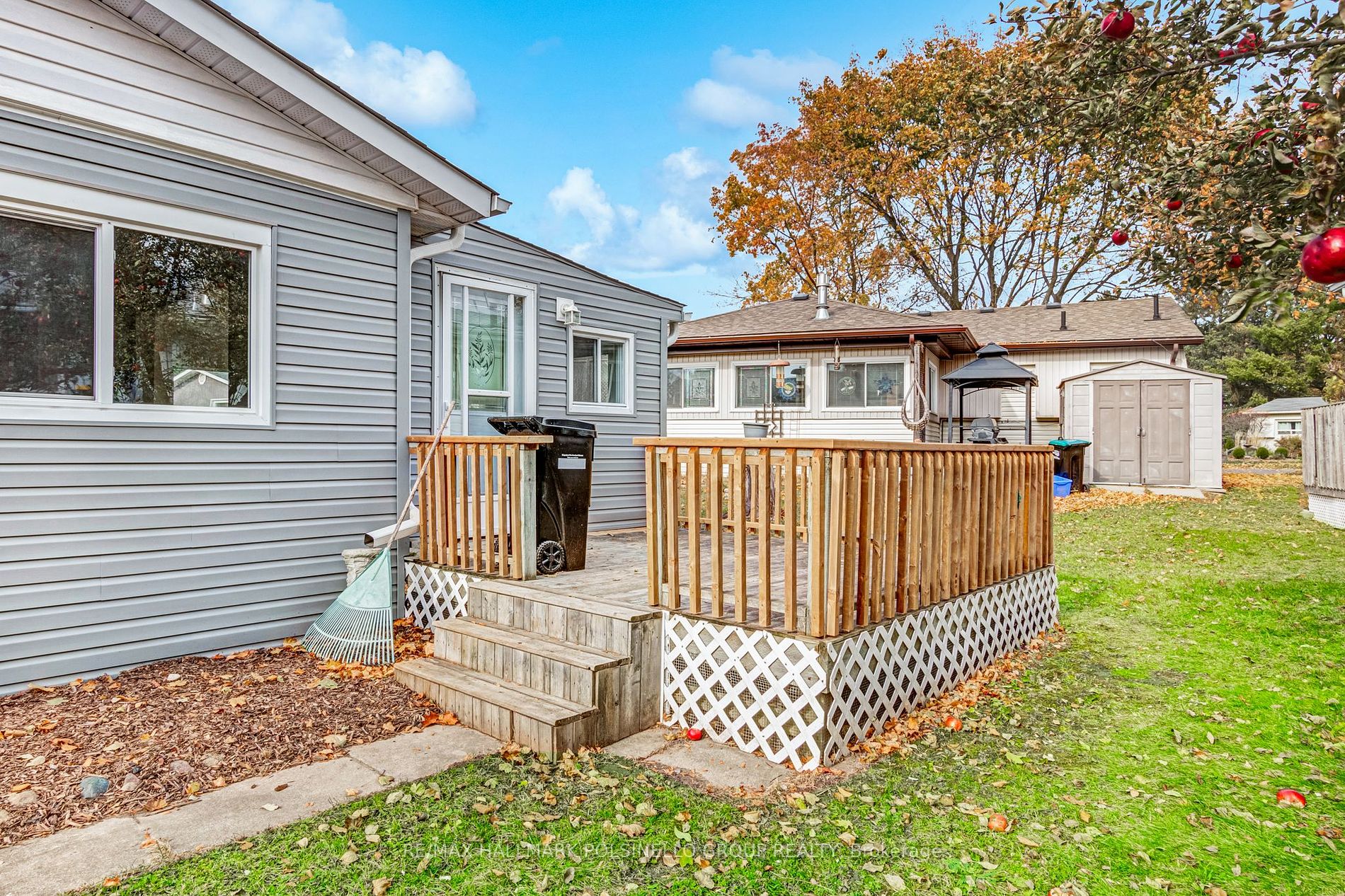 2 Trefoil Dr