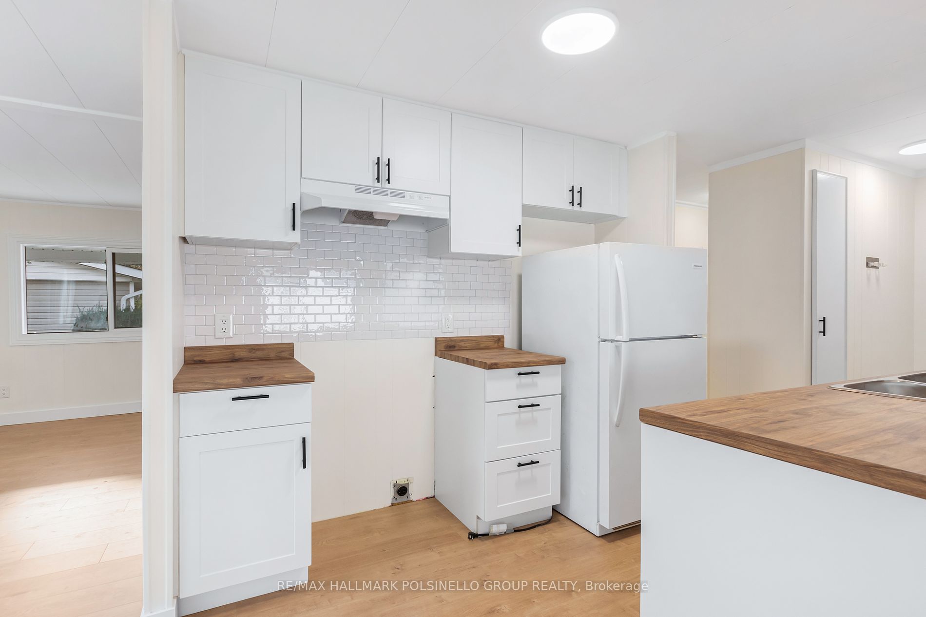 2 Trefoil Dr