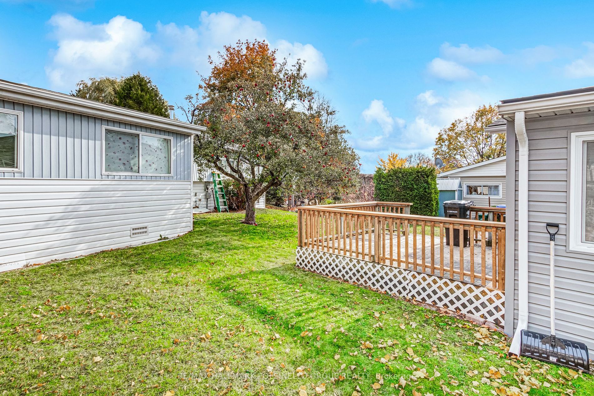 2 Trefoil Dr