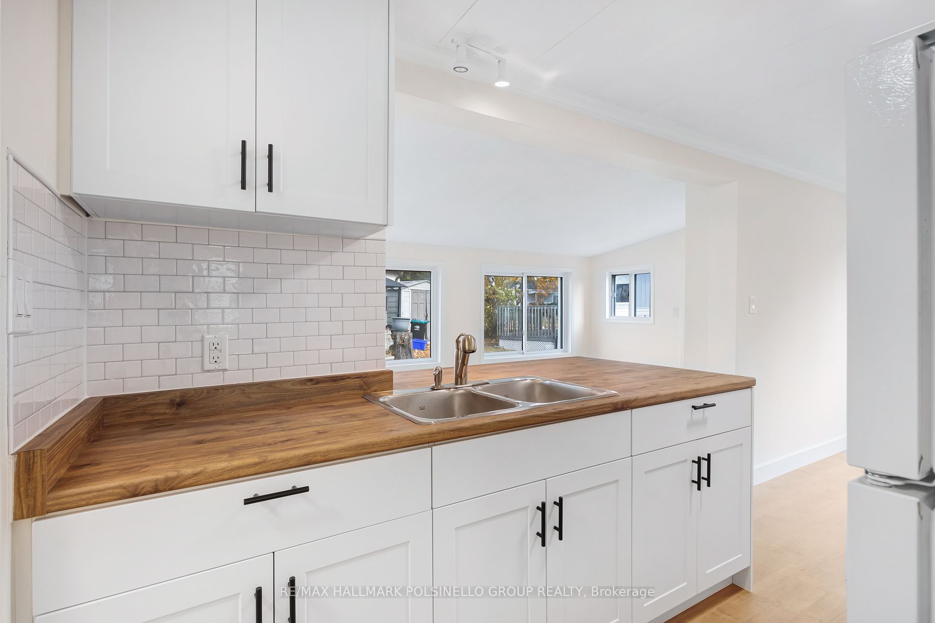 2 Trefoil Dr