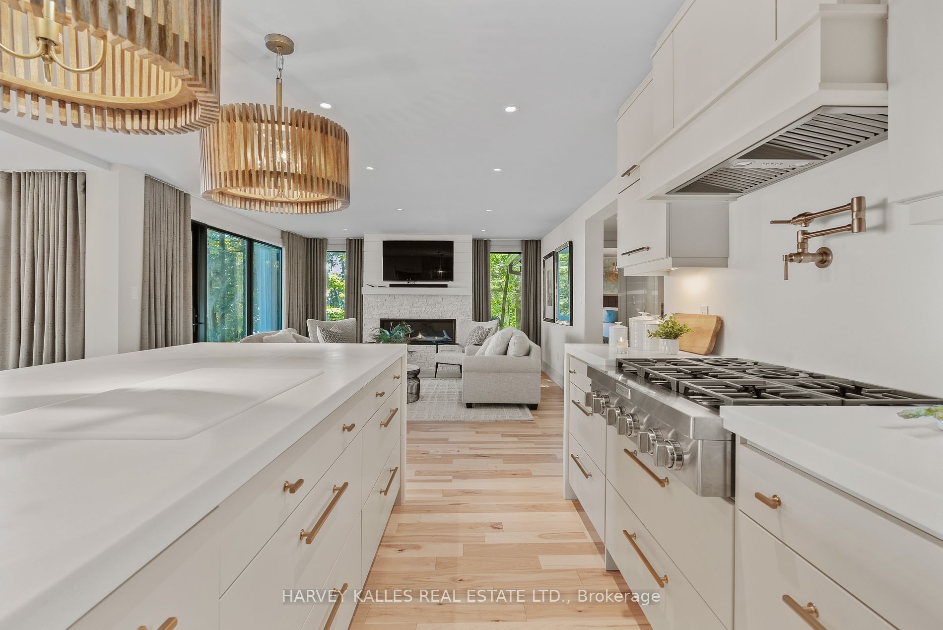 3203 Summer Pl
