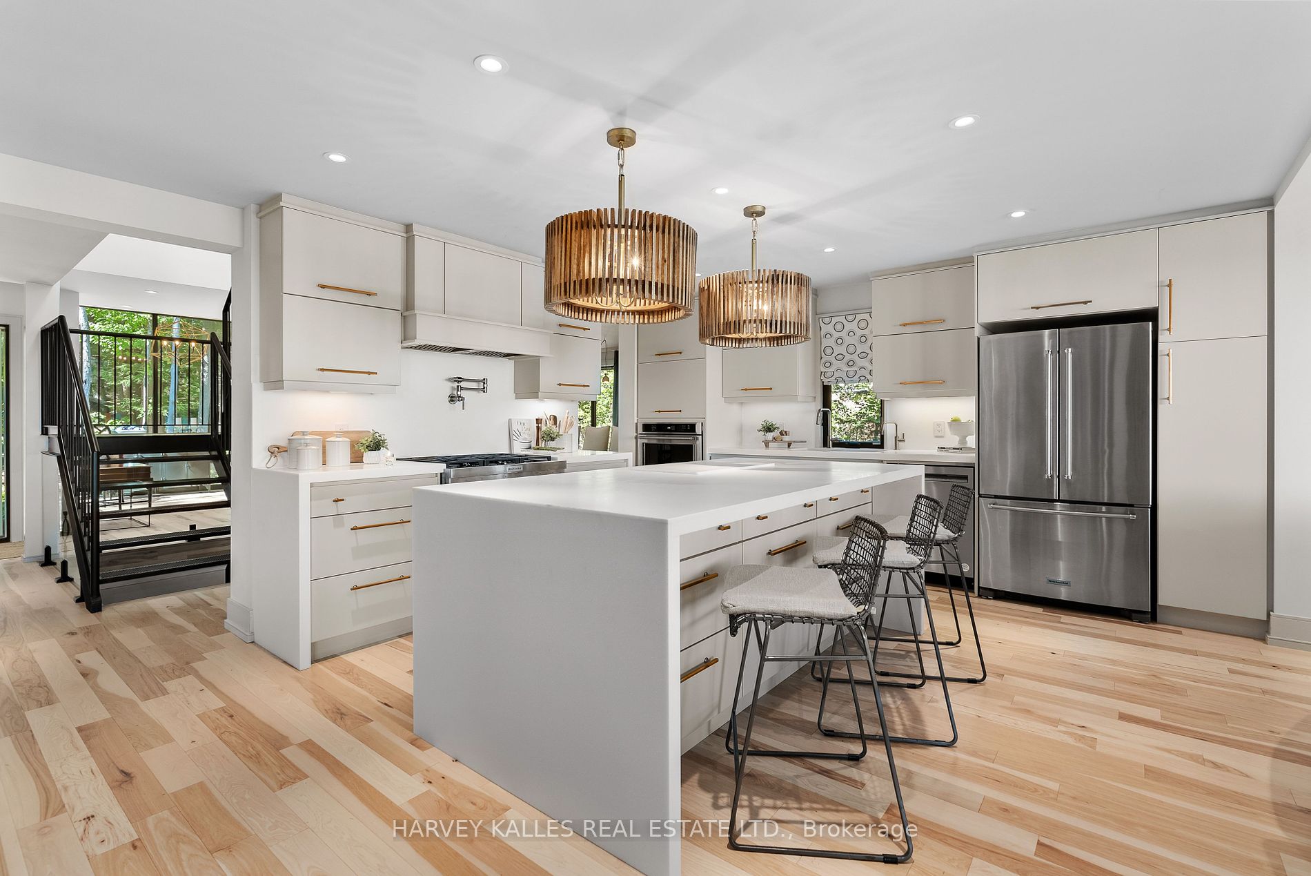 3203 Summer Pl