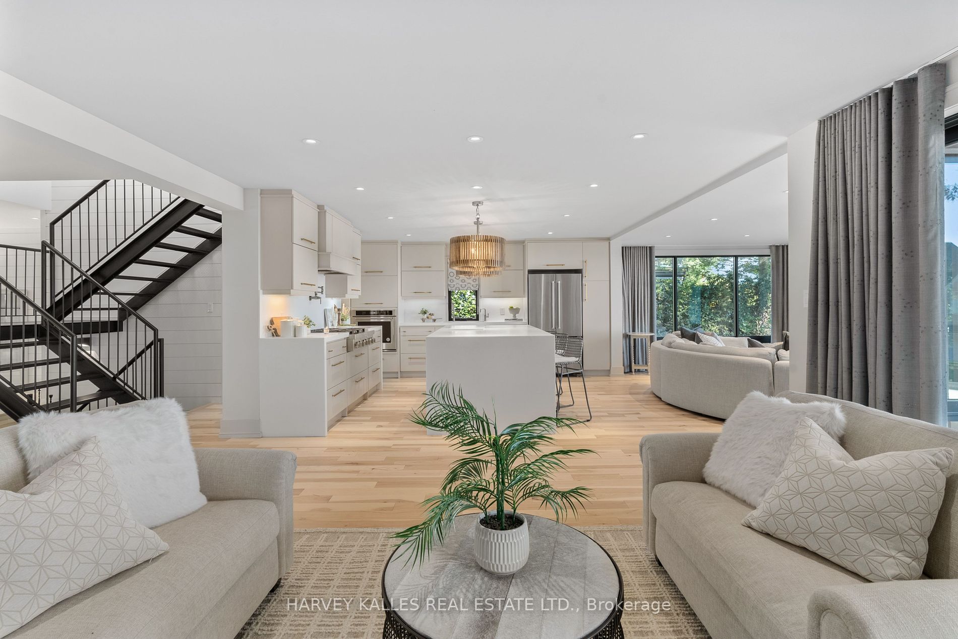 3203 Summer Pl