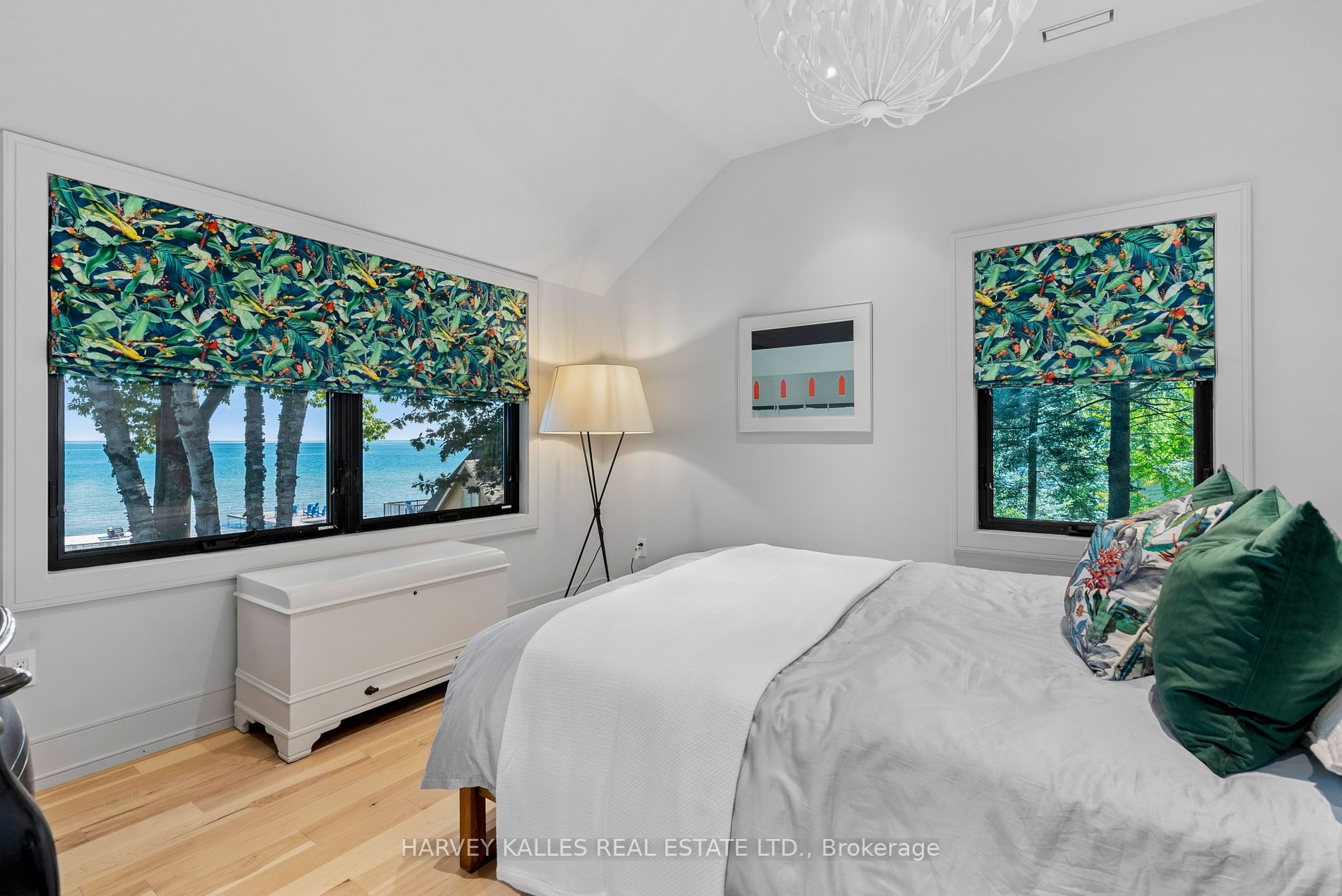 3203 Summer Pl