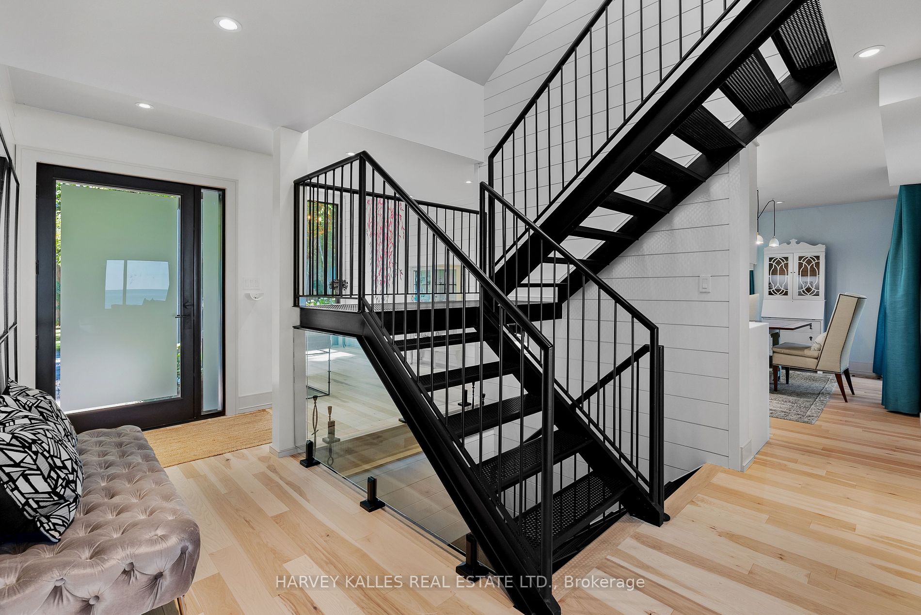3203 Summer Pl