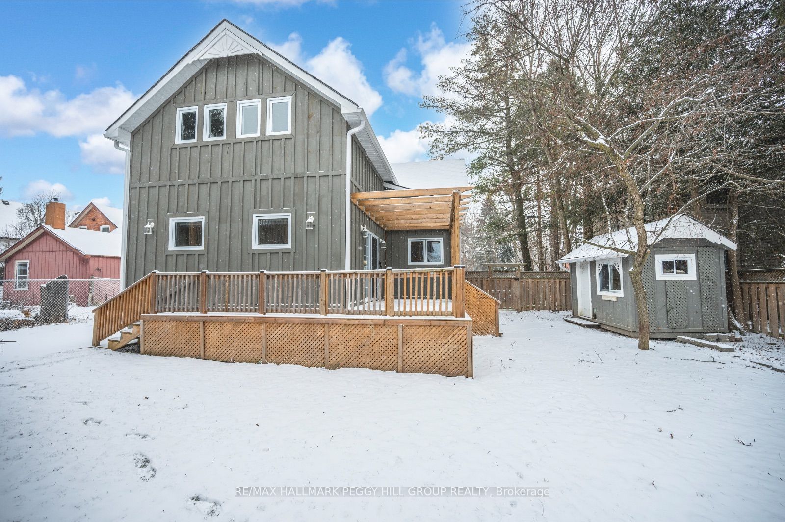 251 Barrie St