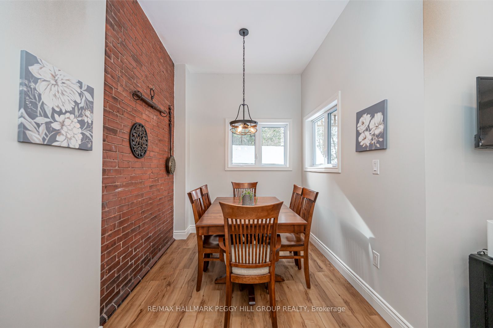 251 Barrie St