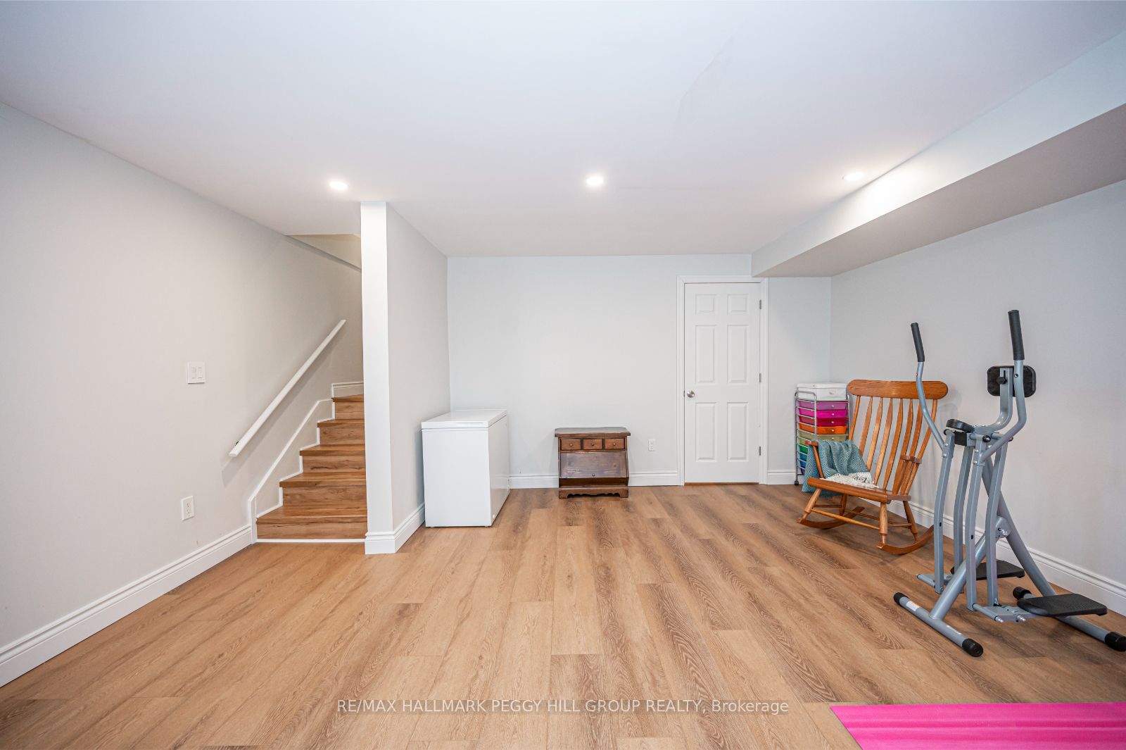 251 Barrie St