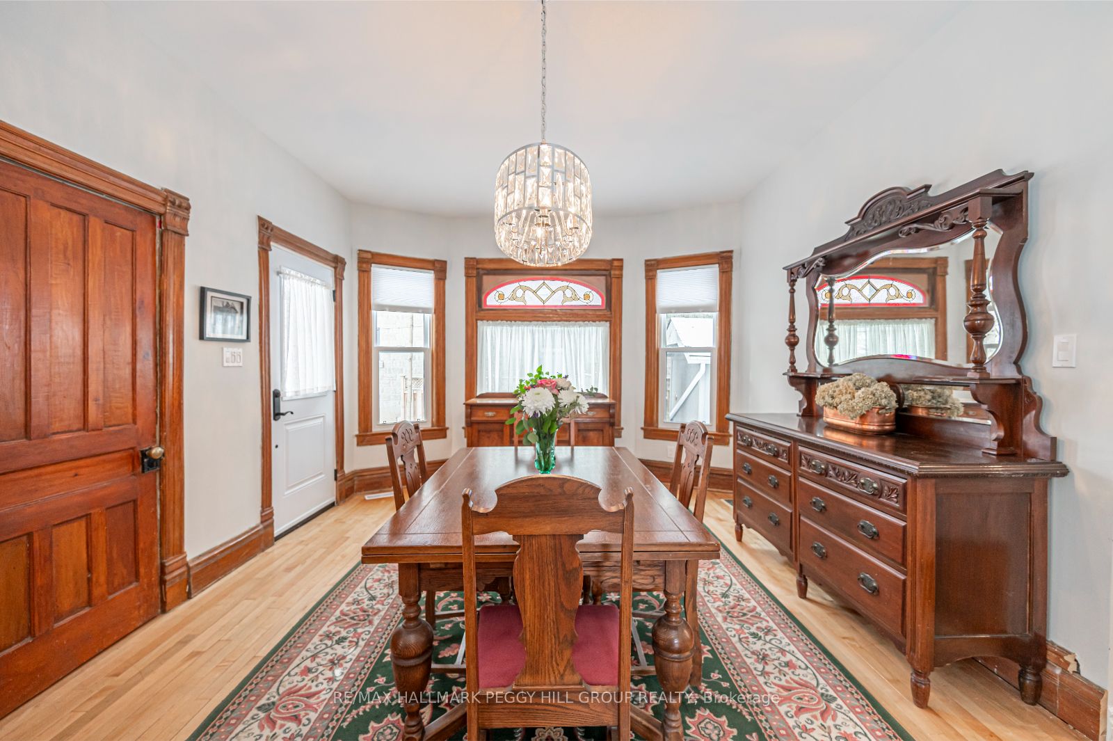 251 Barrie St