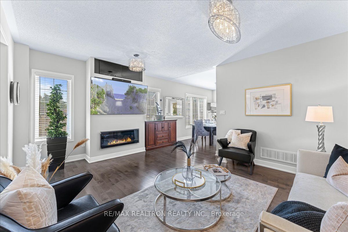 94 Merton St