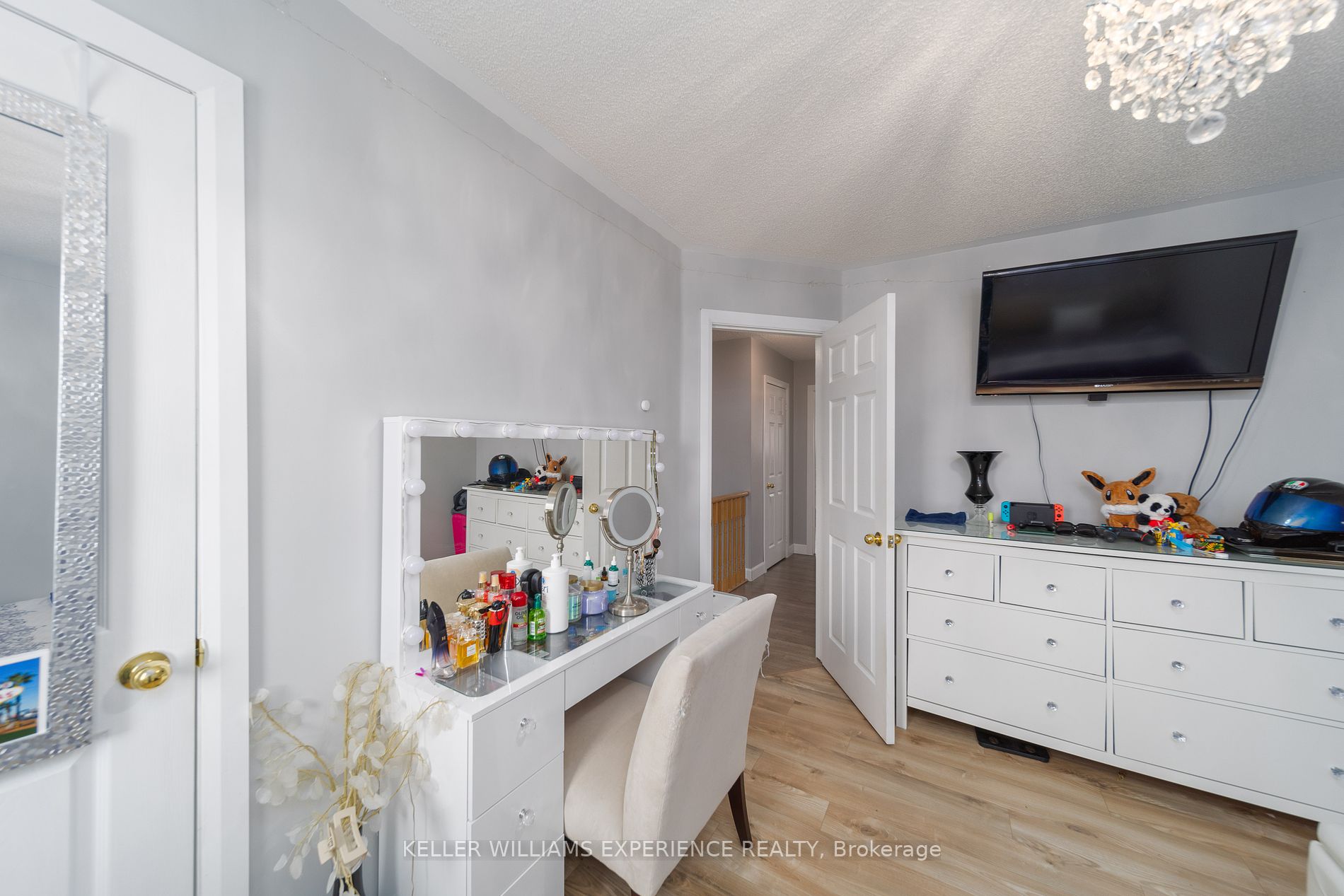 21 Truax Cres
