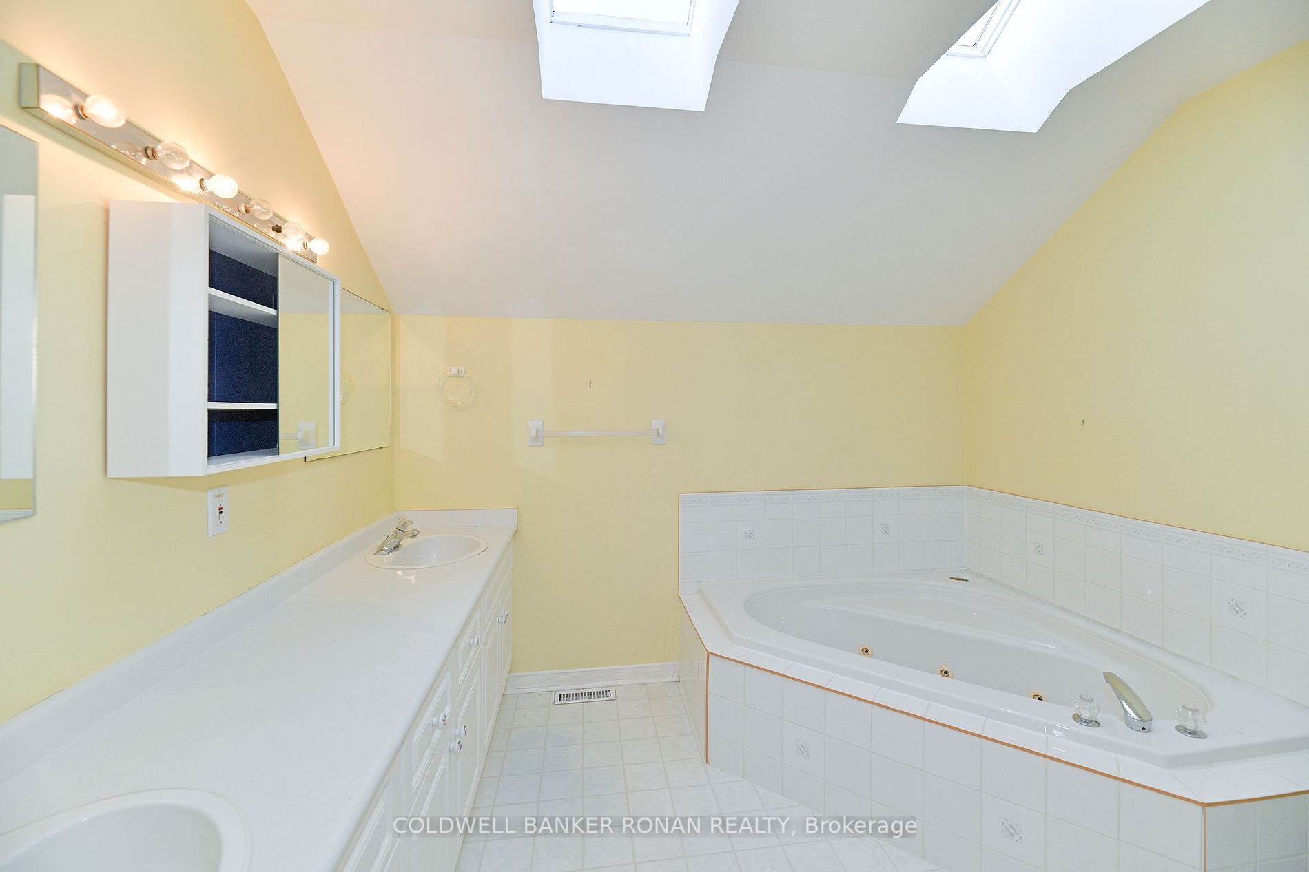 210 Greenbriar Road, #17