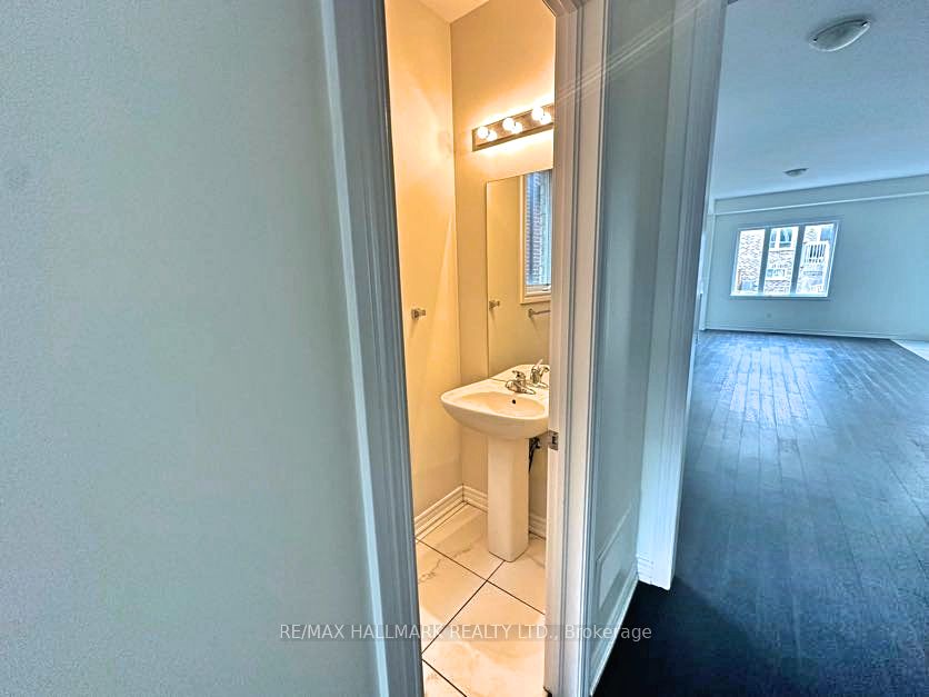 1272 Peelar Crescent