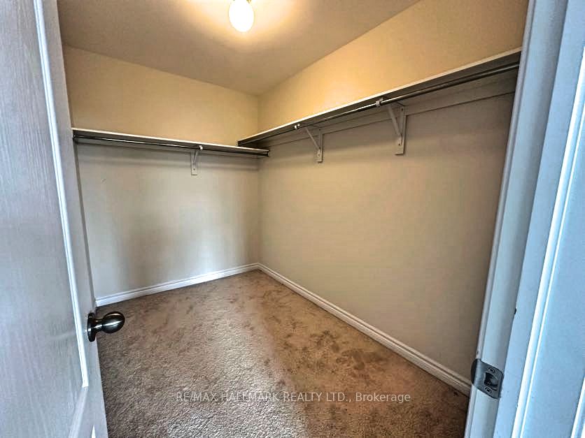 1272 Peelar Crescent