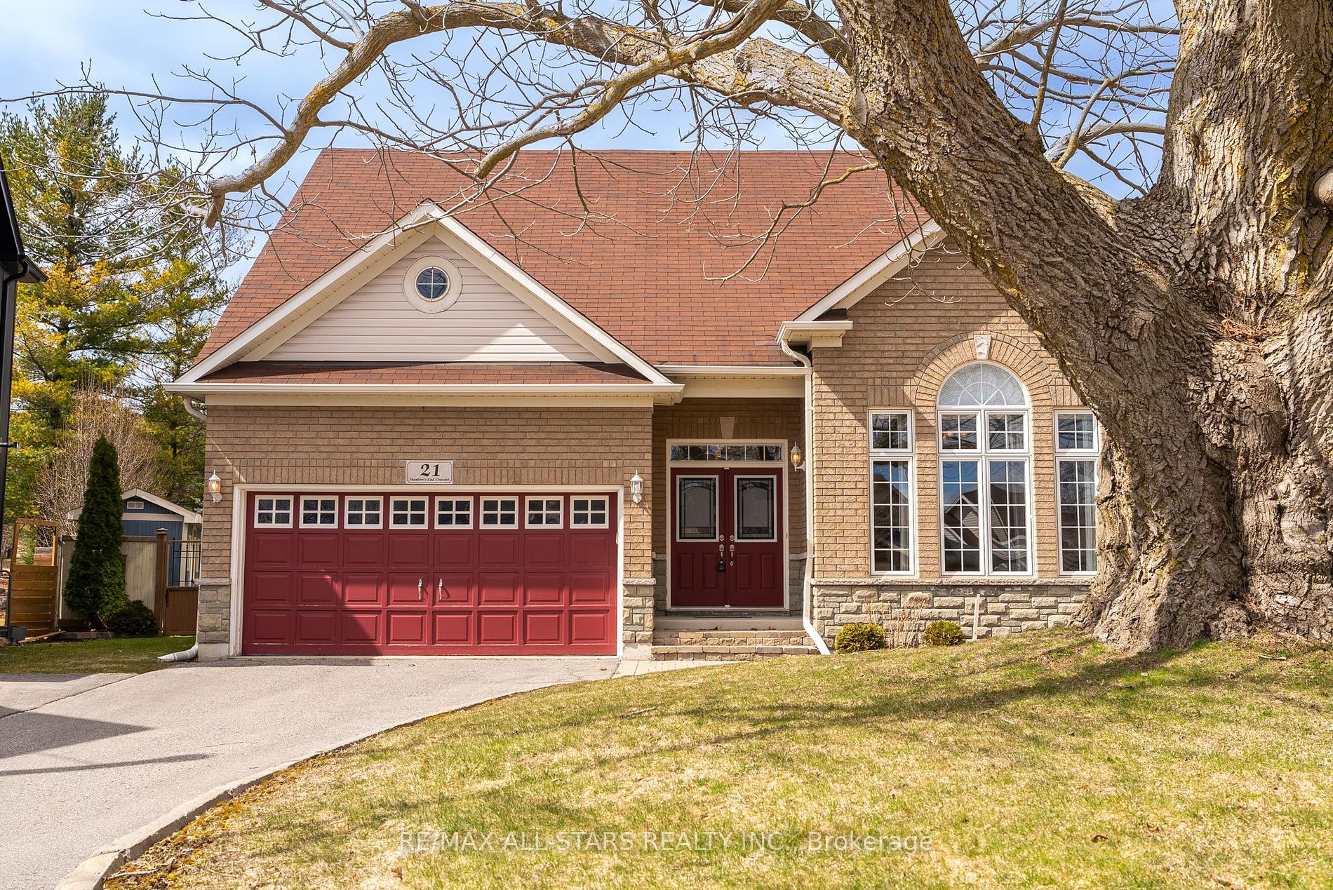 21 Meadow's End Cres