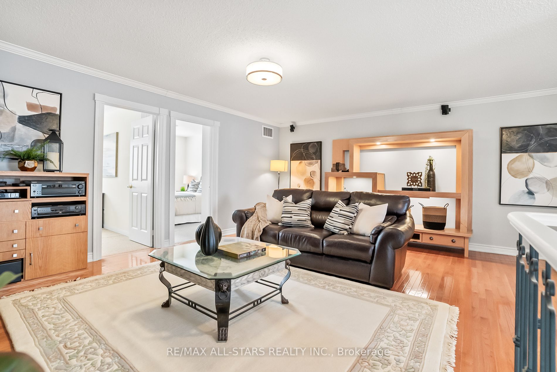 21 Meadow's End Cres